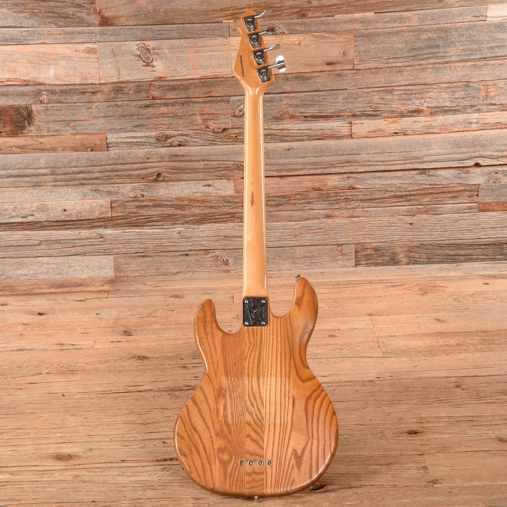 Peavey T-40 Natural Bass Guitars / 4-String