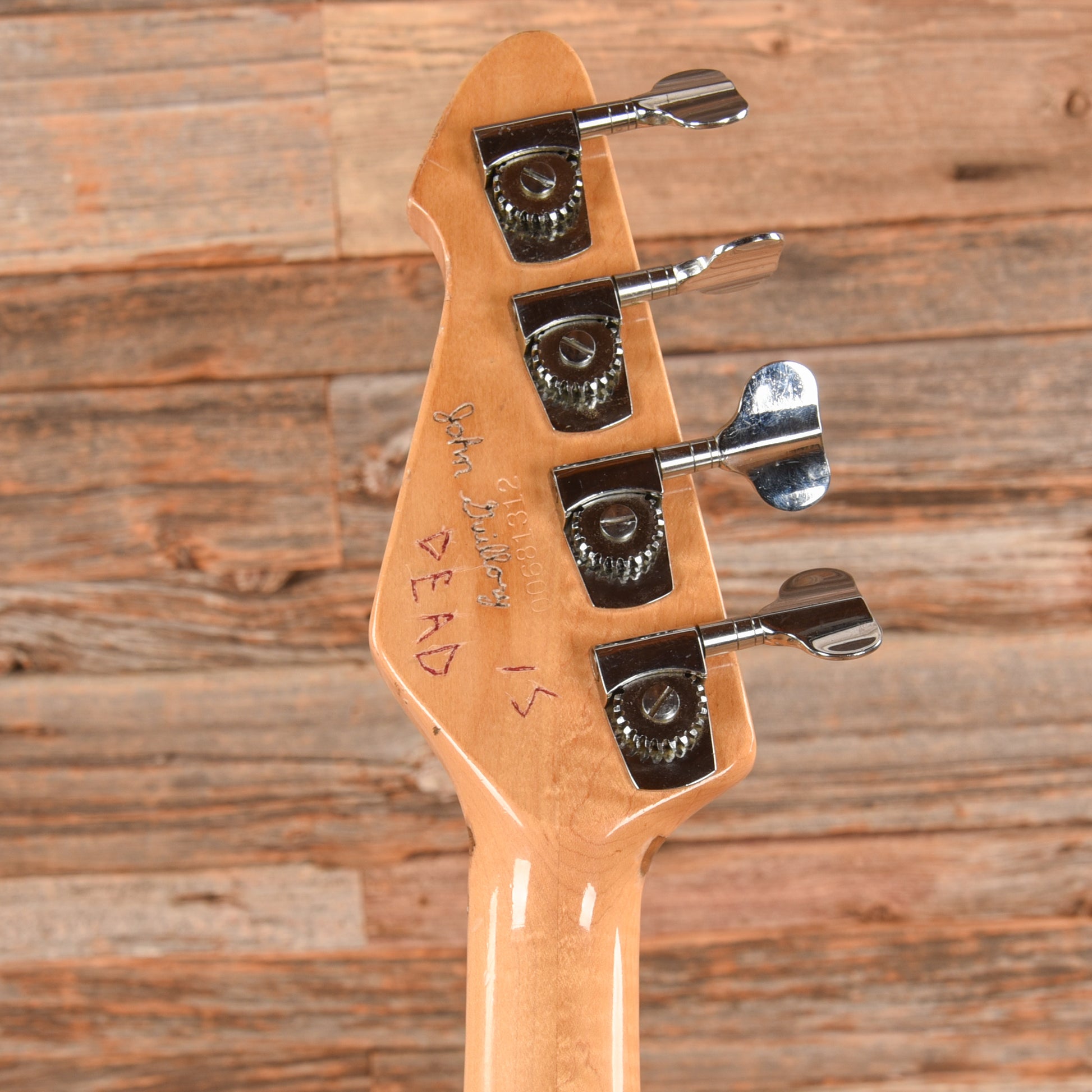 Peavey T-40 Natural Bass Guitars / 4-String