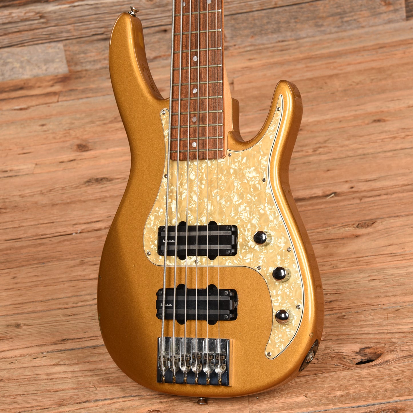 Peavey Axcelerator 6 Gold Bass Guitars / 5-String or More
