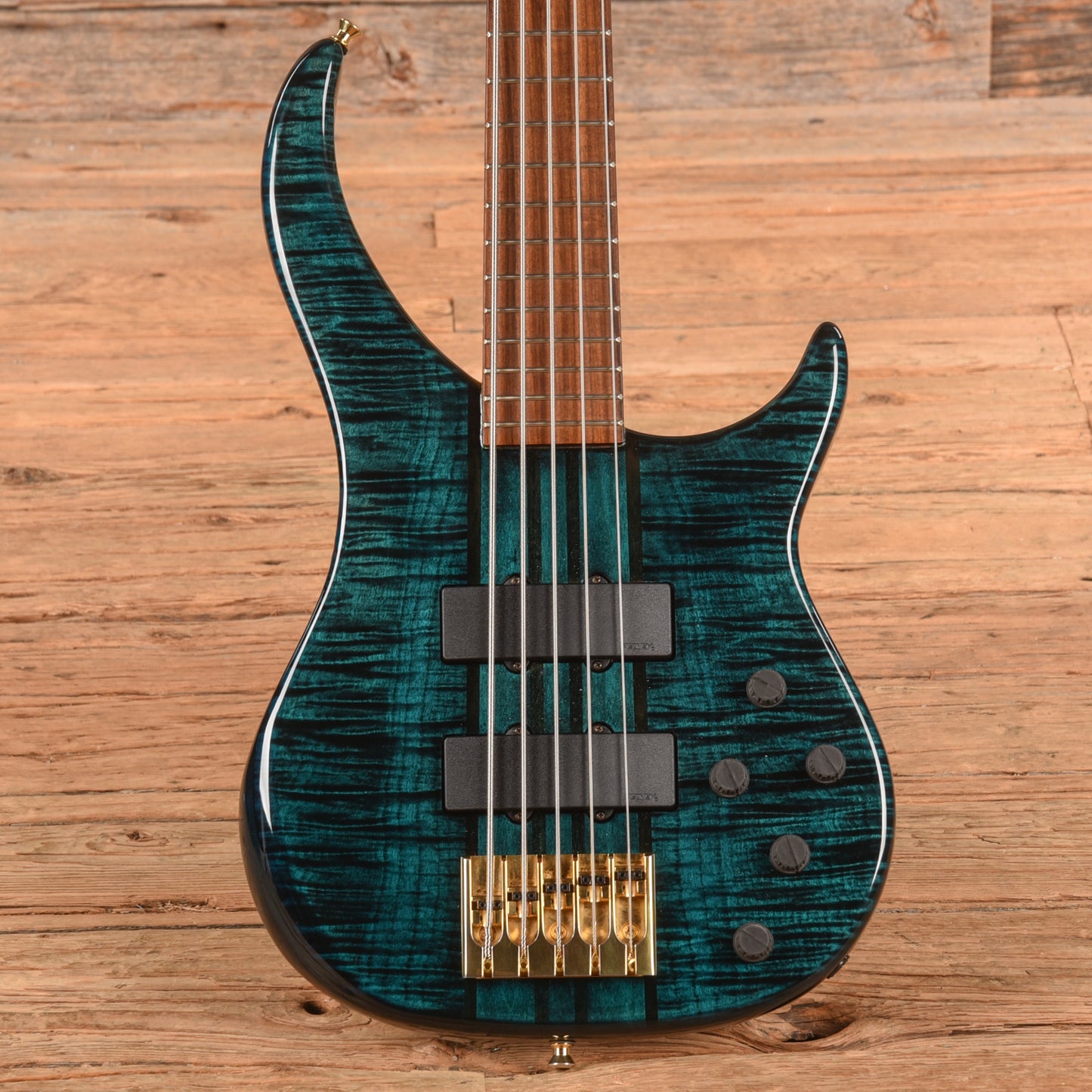 Peavey Cirrus 5 Blue Bass Guitars