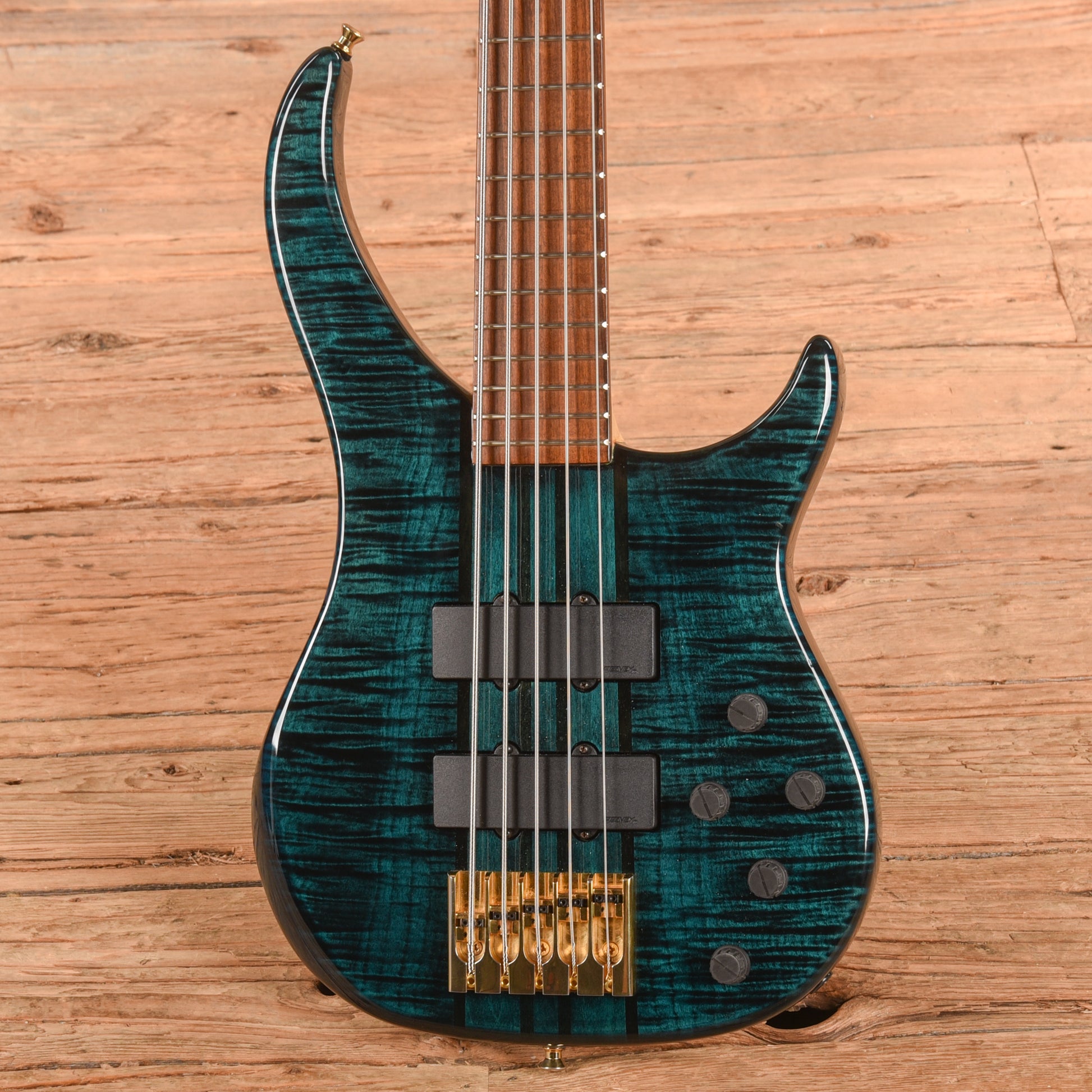 Peavey Cirrus 5 Blue Bass Guitars