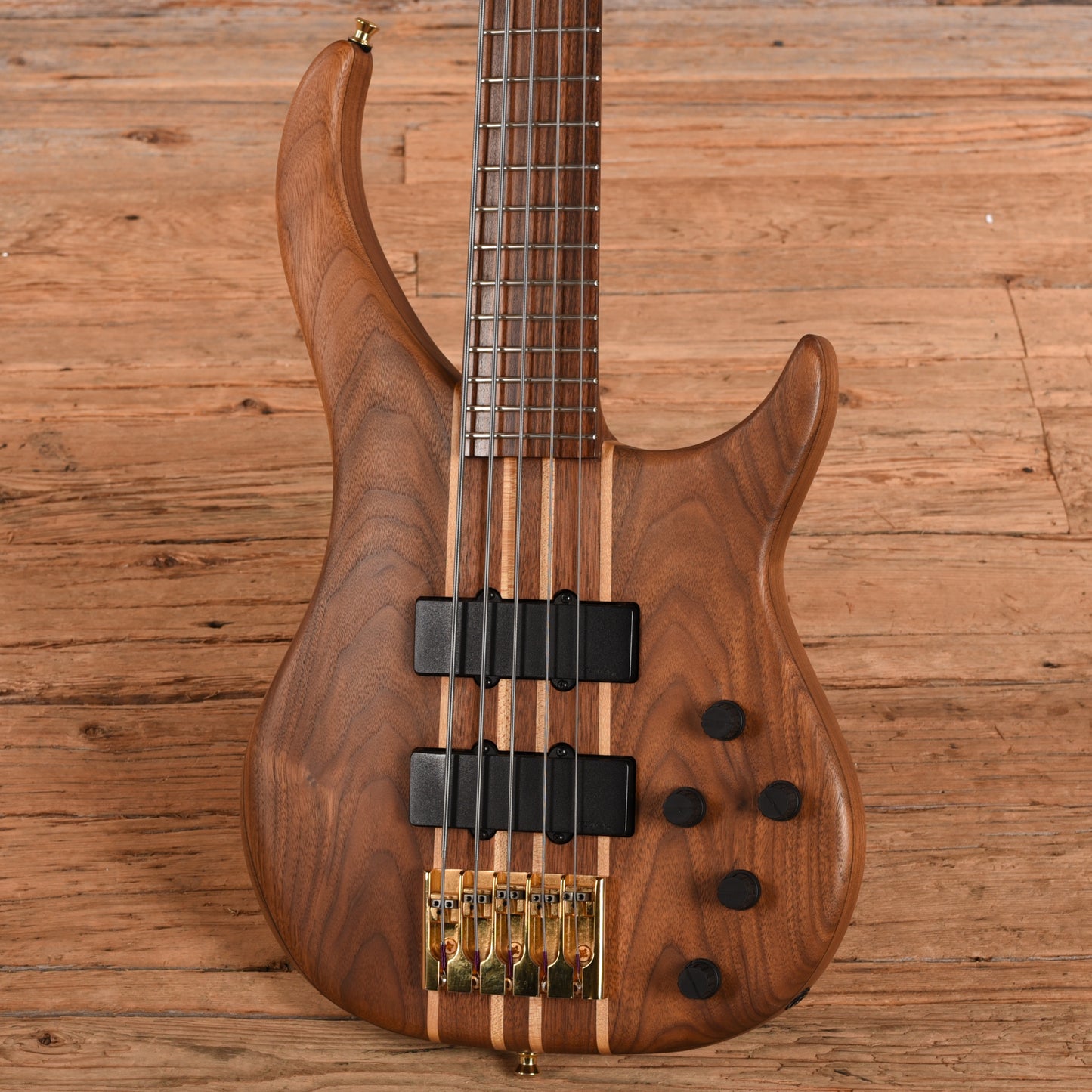 Peavey Cirrus 5 Walnut Bass Guitars