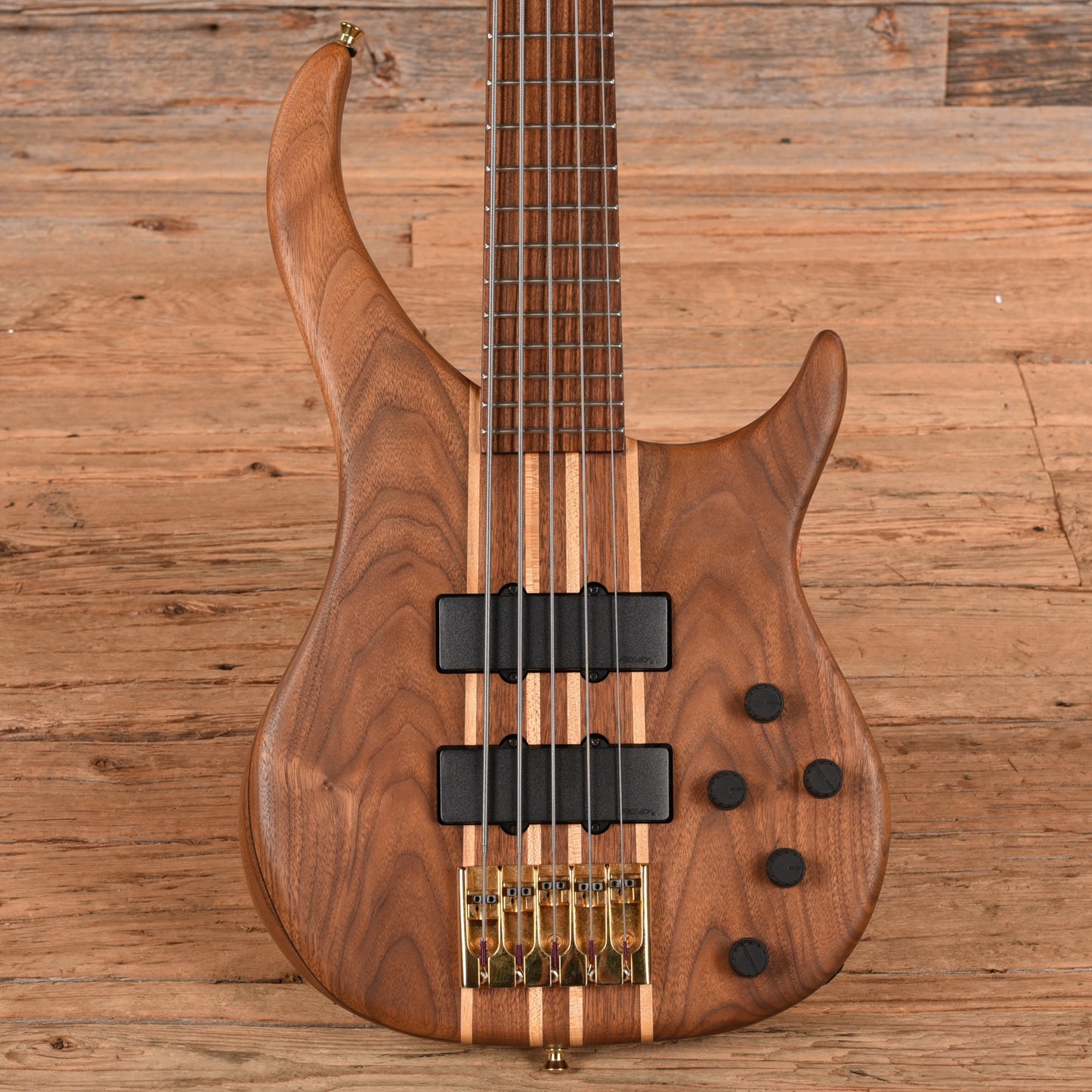 Peavey Cirrus 5 Walnut Bass Guitars