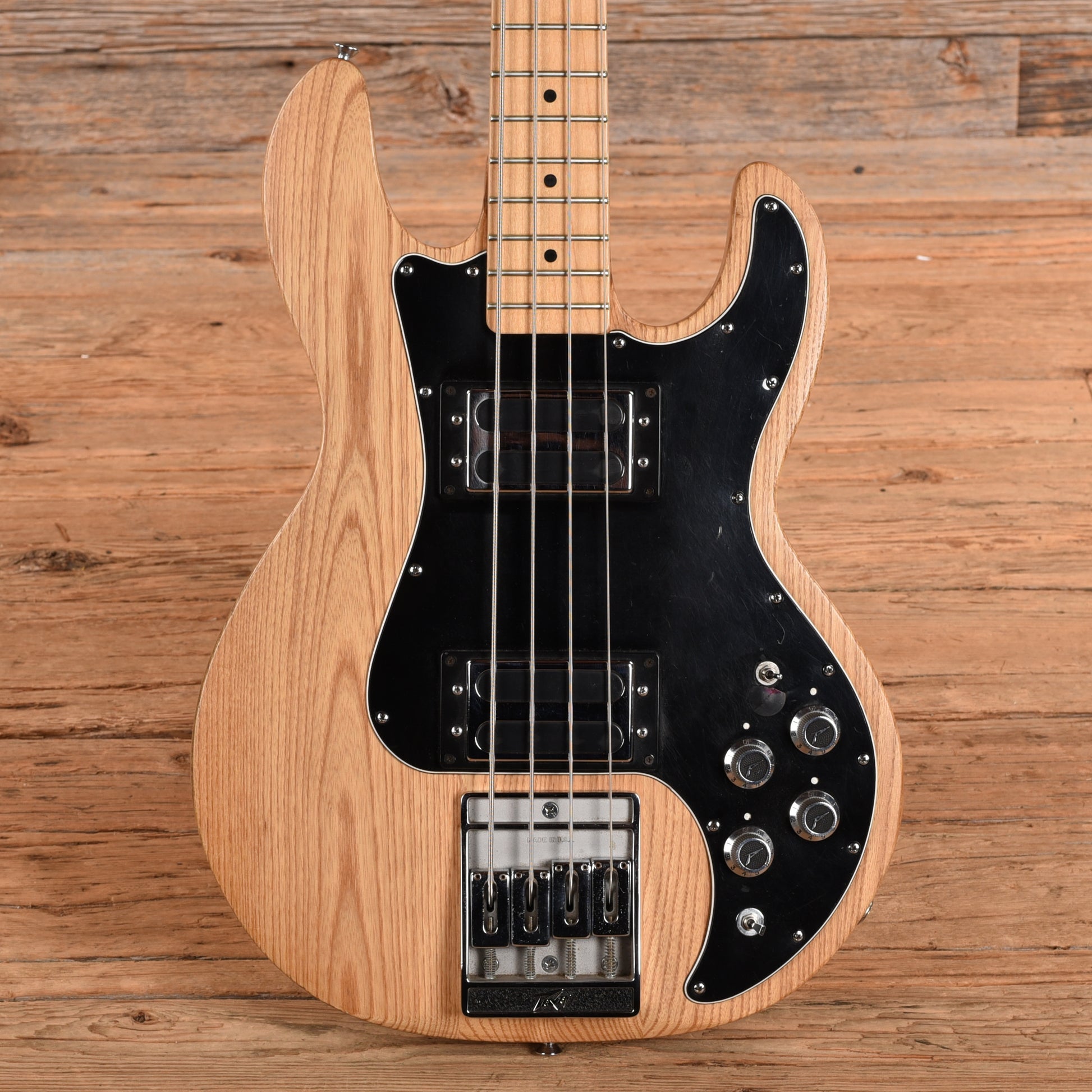 Peavey T40 Natural 1980s Bass Guitars