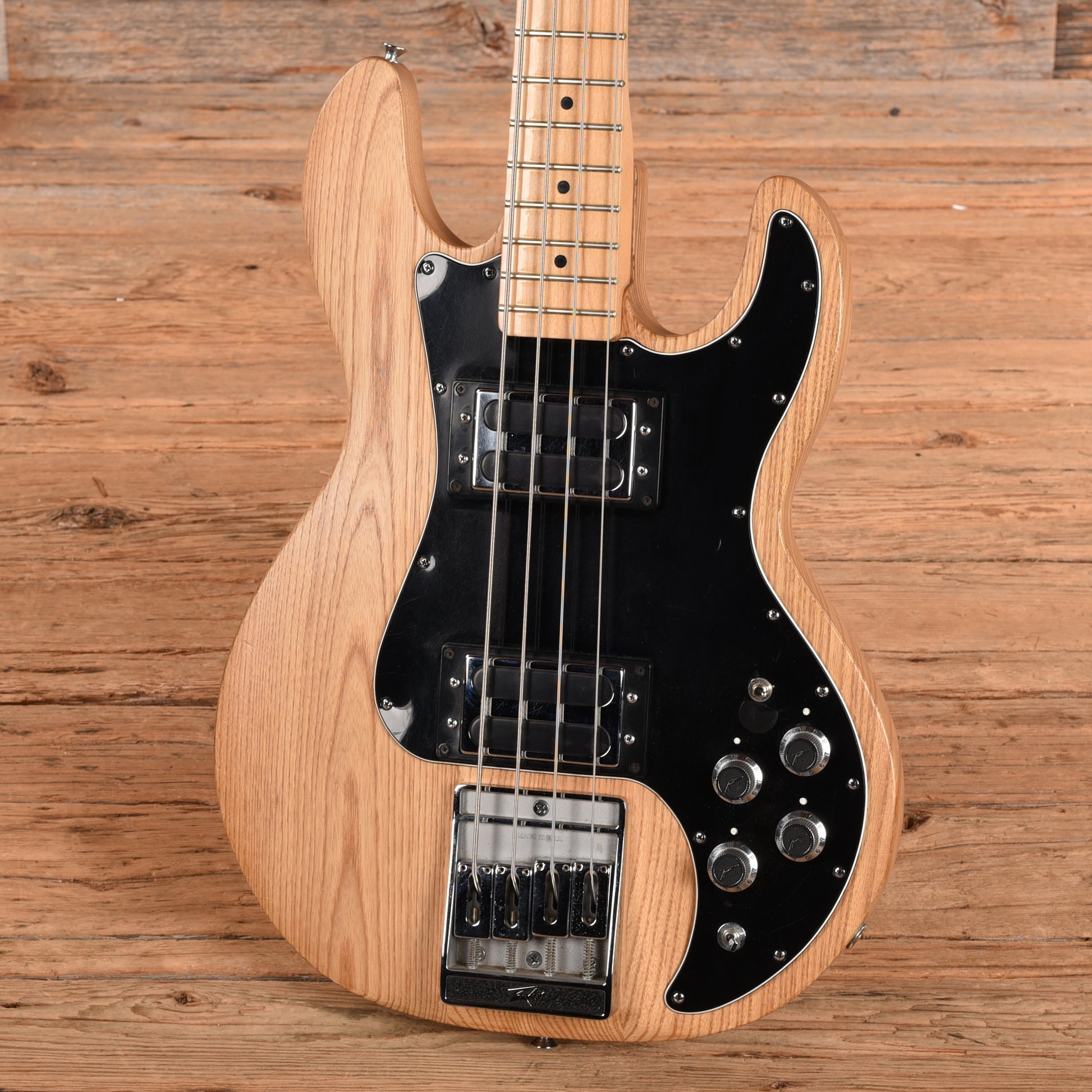 Peavey T40 Natural 1980s Bass Guitars