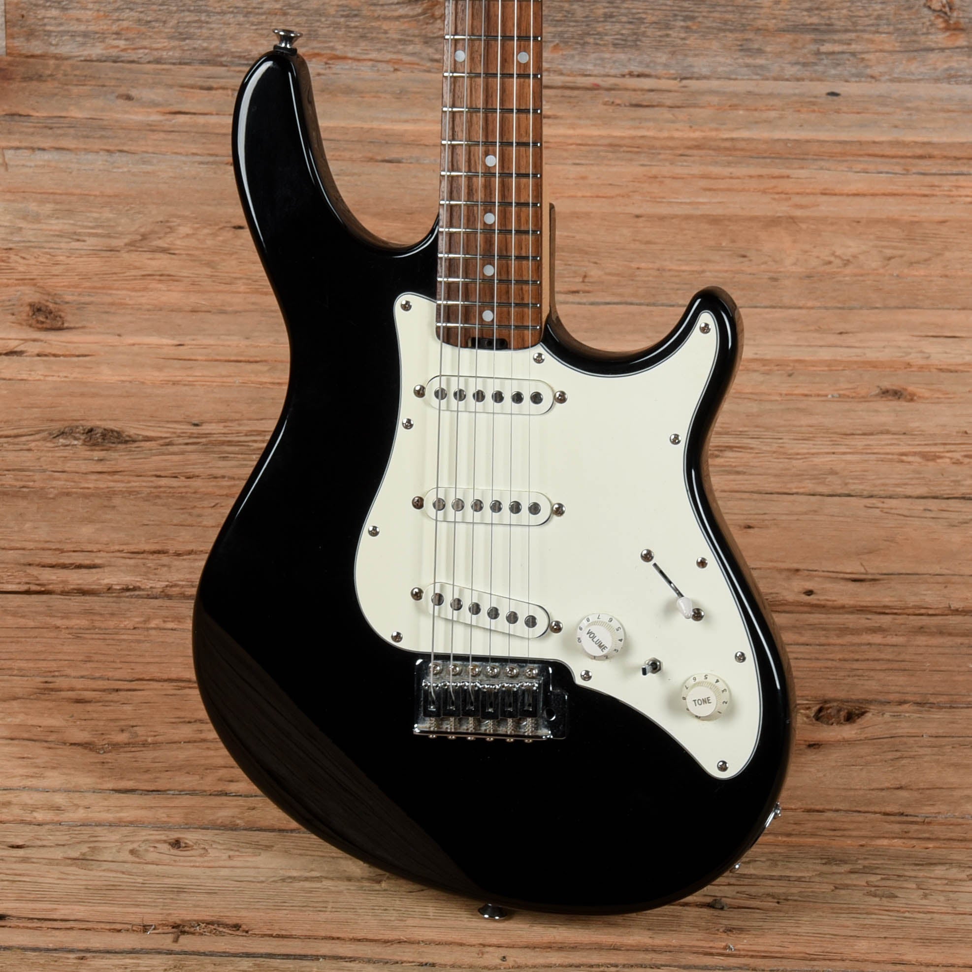 【PEAVEY】Raptor Plus ラプタープラス 黒 エレキギター Peavey Raptor Plus Black – Chicago Music Exchange