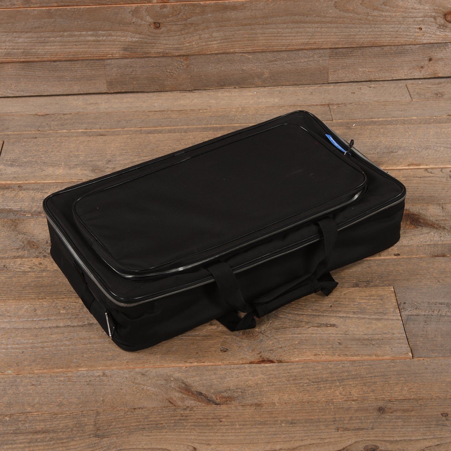 Pedaltrain Classic 2 Pedalboard 4 Rails 24x12.5 w/Soft Case Effects and Pedals / Pedalboards and Power Supplies