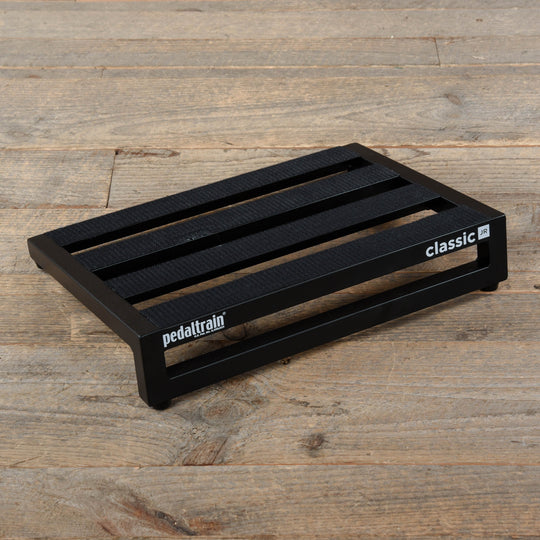 Pedaltrain Classic JR Pedalboard 4 Rails 18x12.5 w/Soft Case Effects and Pedals / Pedalboards and Power Supplies