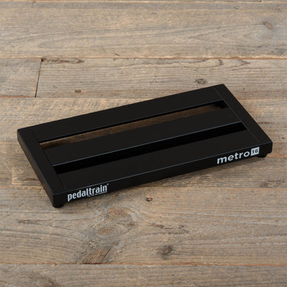 Pedaltrain Metro 16 Pedalboard 3 Rails 16x8 w/Soft Case Effects and Pedals / Pedalboards and Power Supplies