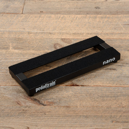 Pedaltrain Nano 14x5.5 Pedalboard w/Soft Case Effects and Pedals / Pedalboards and Power Supplies