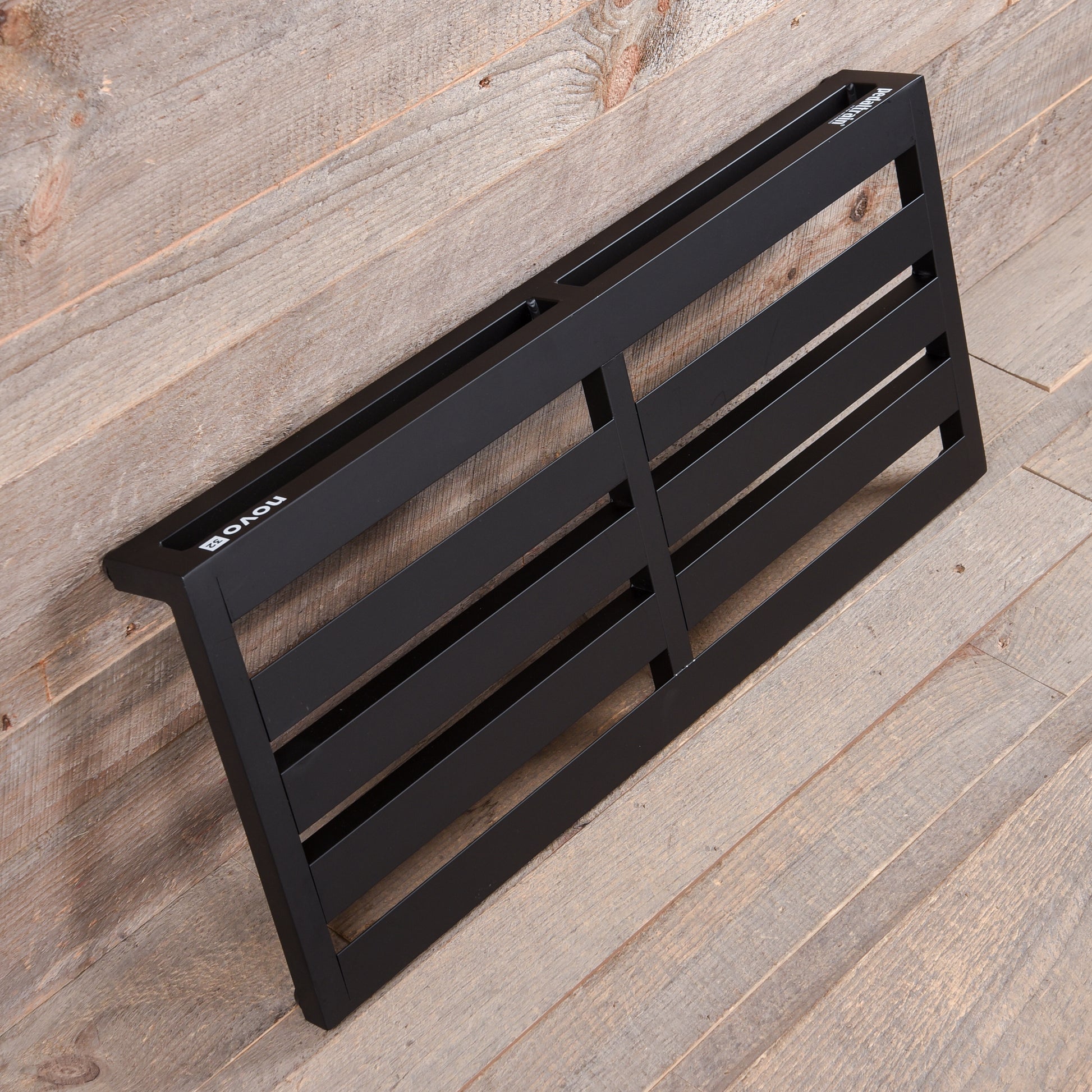 Pedaltrain NOVO 32 Pedalboard 5 Rails 32" x 14.5" Wheeled Tour Hard Case Effects and Pedals / Pedalboards and Power Supplies