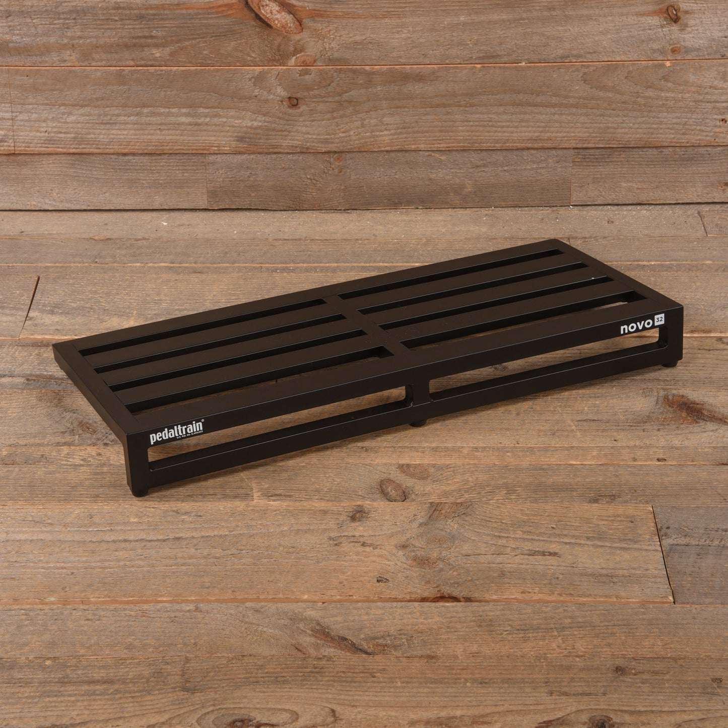 Pedaltrain NOVO 32 Pedalboard 5 Rails 32x14.5 w/Soft Case Effects and Pedals / Pedalboards and Power Supplies