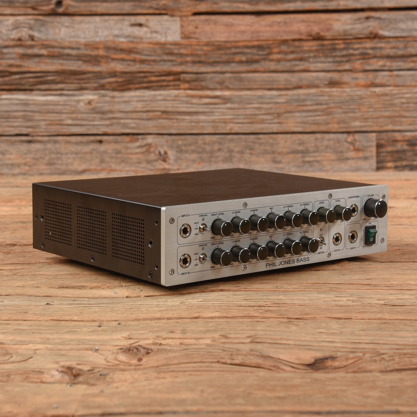 Phil Jones D-600 Amps / Bass Amps / Bass Cabinets