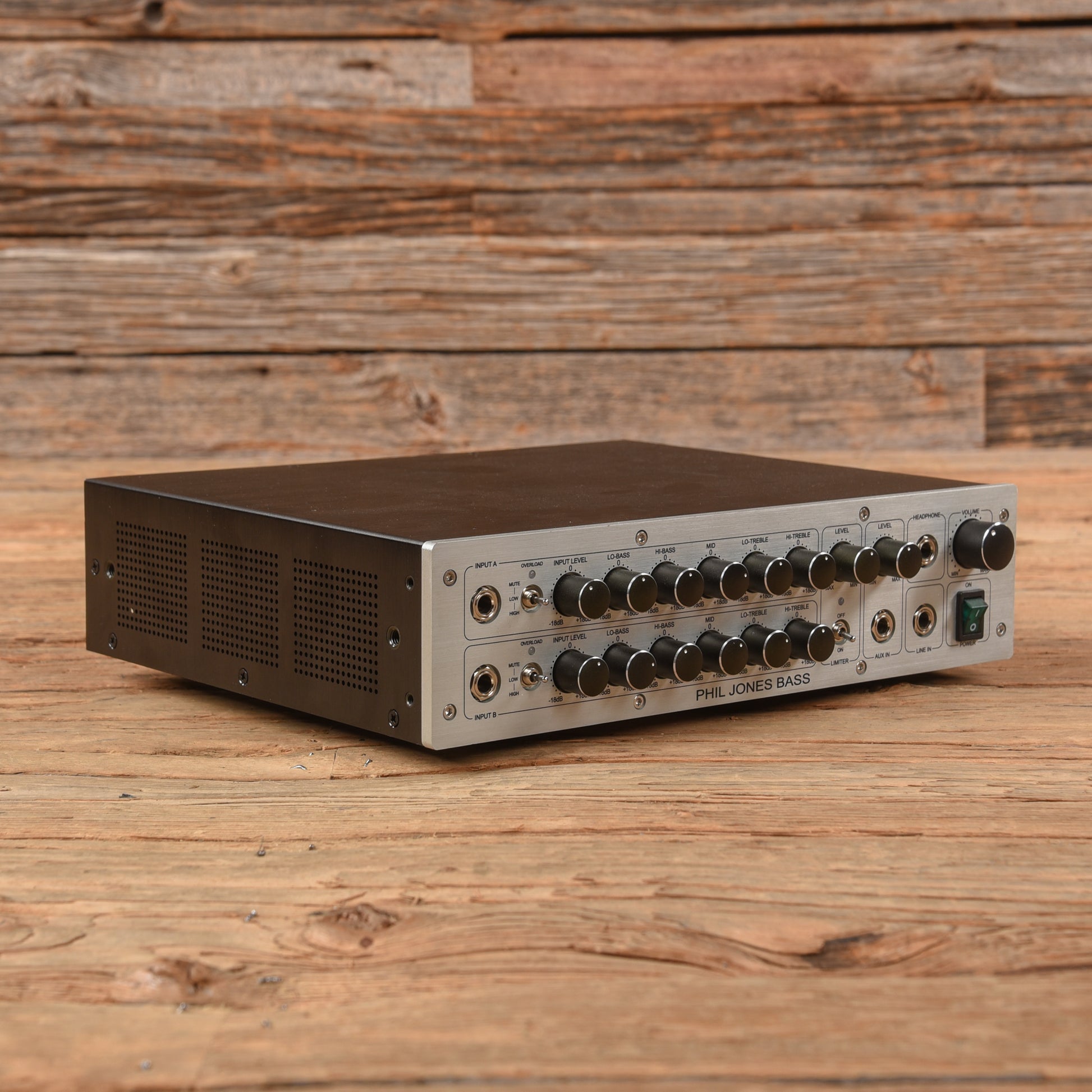 Phil Jones D-600 Amps / Bass Amps / Bass Cabinets