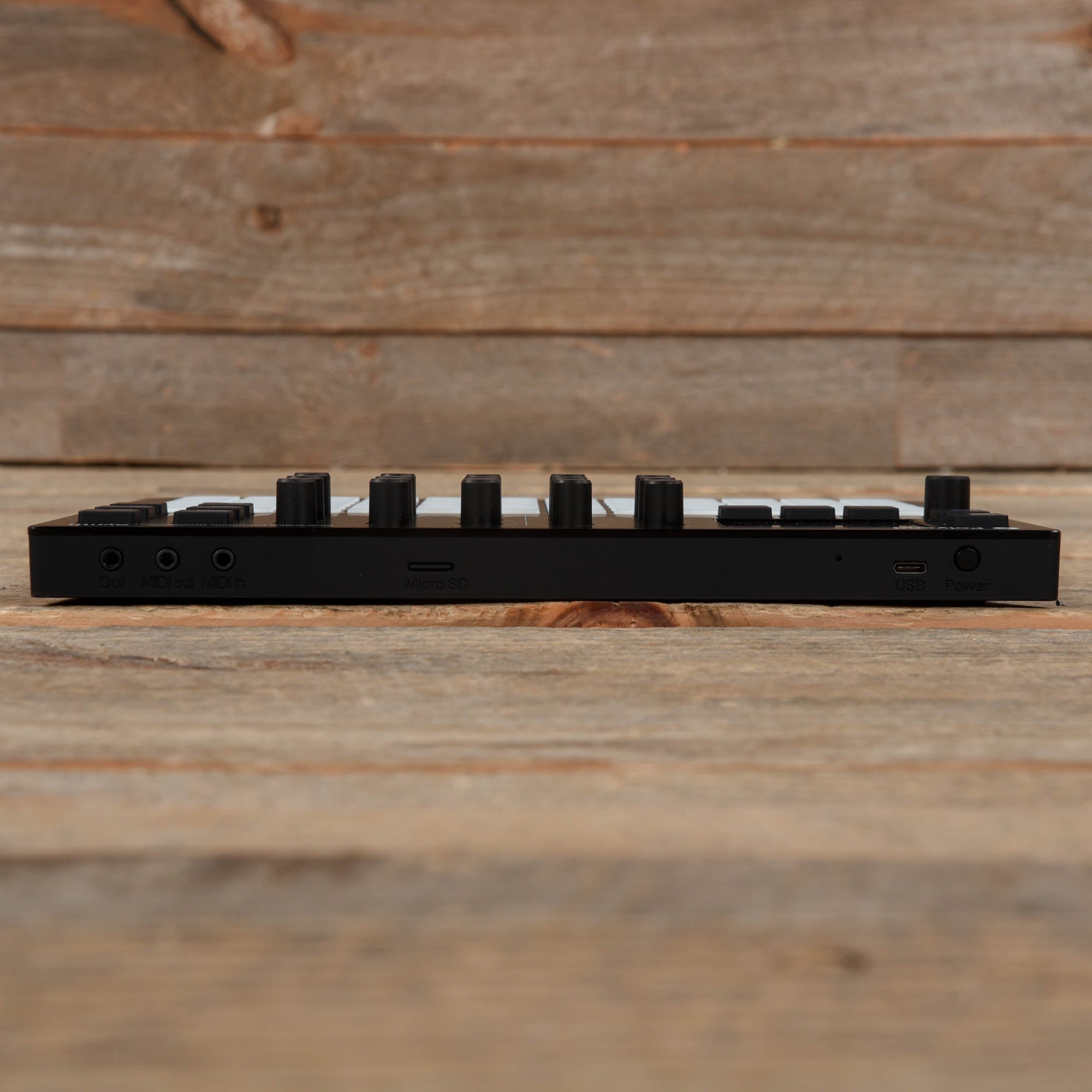 Polyend Synth Multi-Engine Polyphonic Desktop Synthesizer USED Keyboards and Synths / Synths / Digital Synths