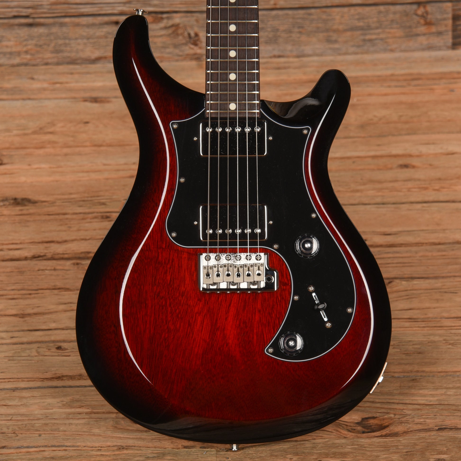 PRS S2 Standard 24 Scarlet Sunburst Electric Guitars / Solid Body