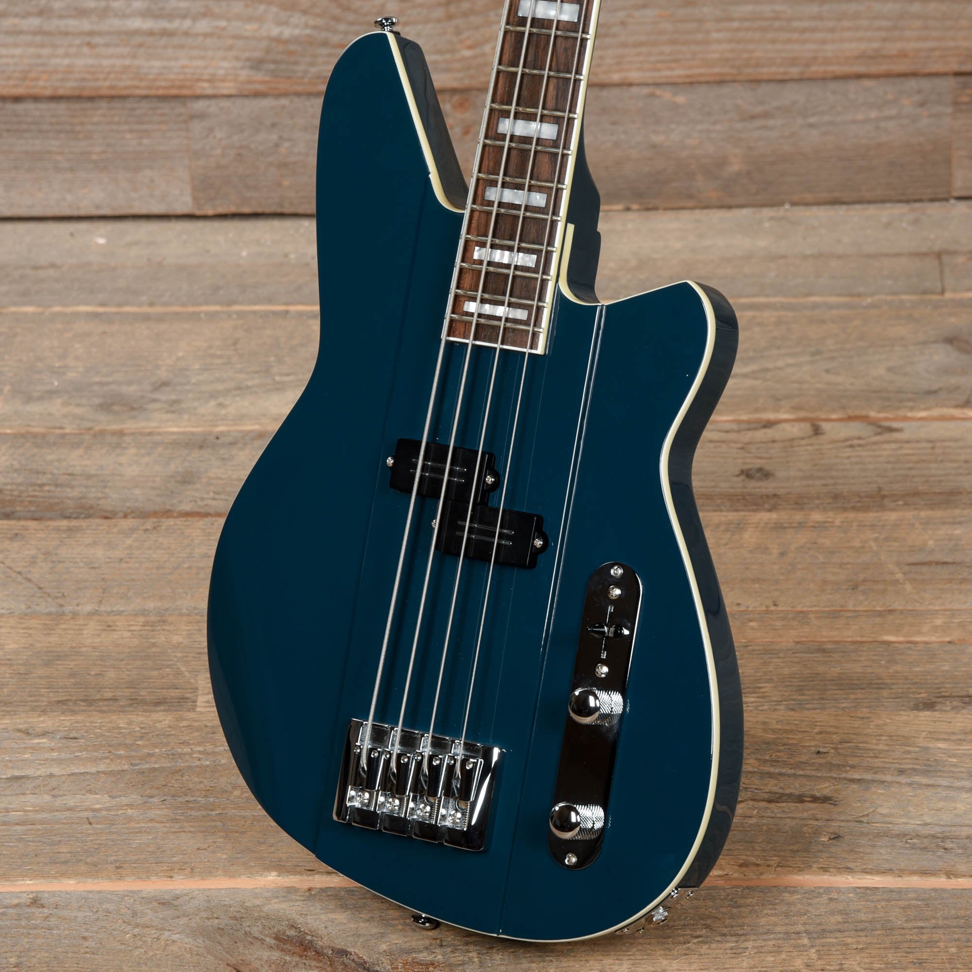 Reverend Sentinel Bass High Tide Blue Bass Guitars / 4-String