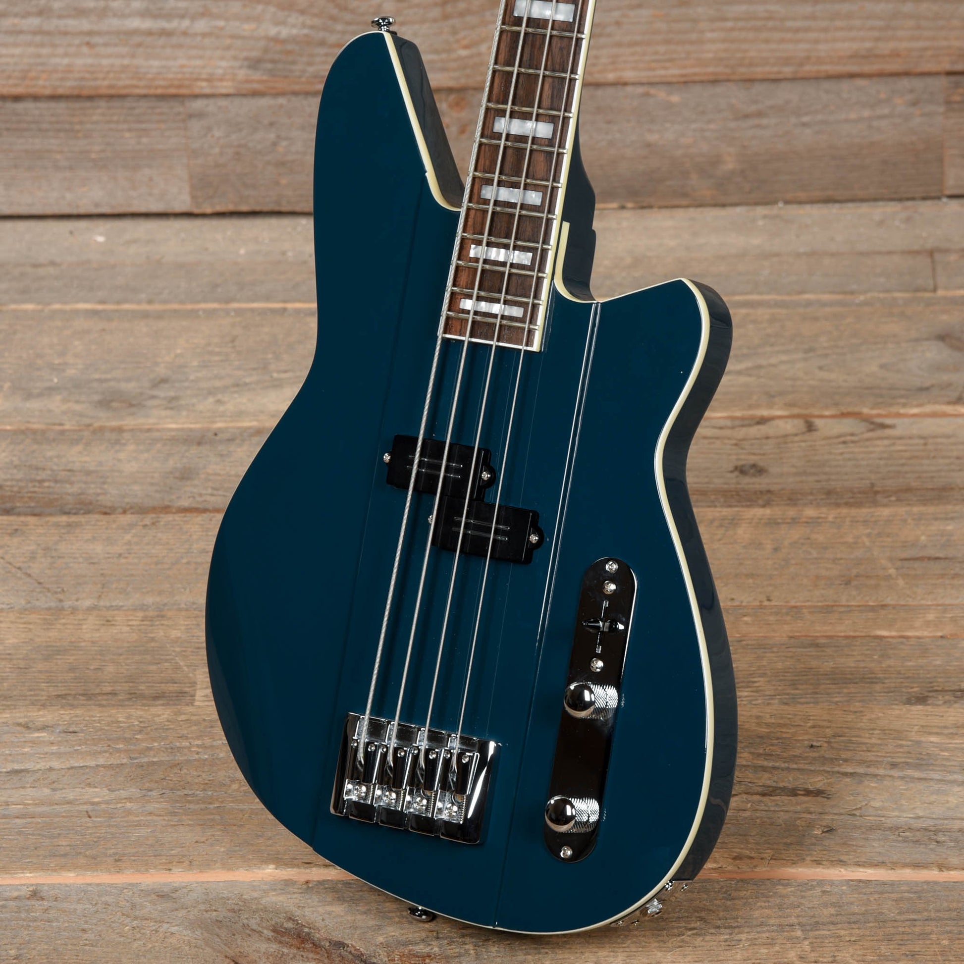 Reverend Sentinel Bass High Tide Blue Bass Guitars / 4-String