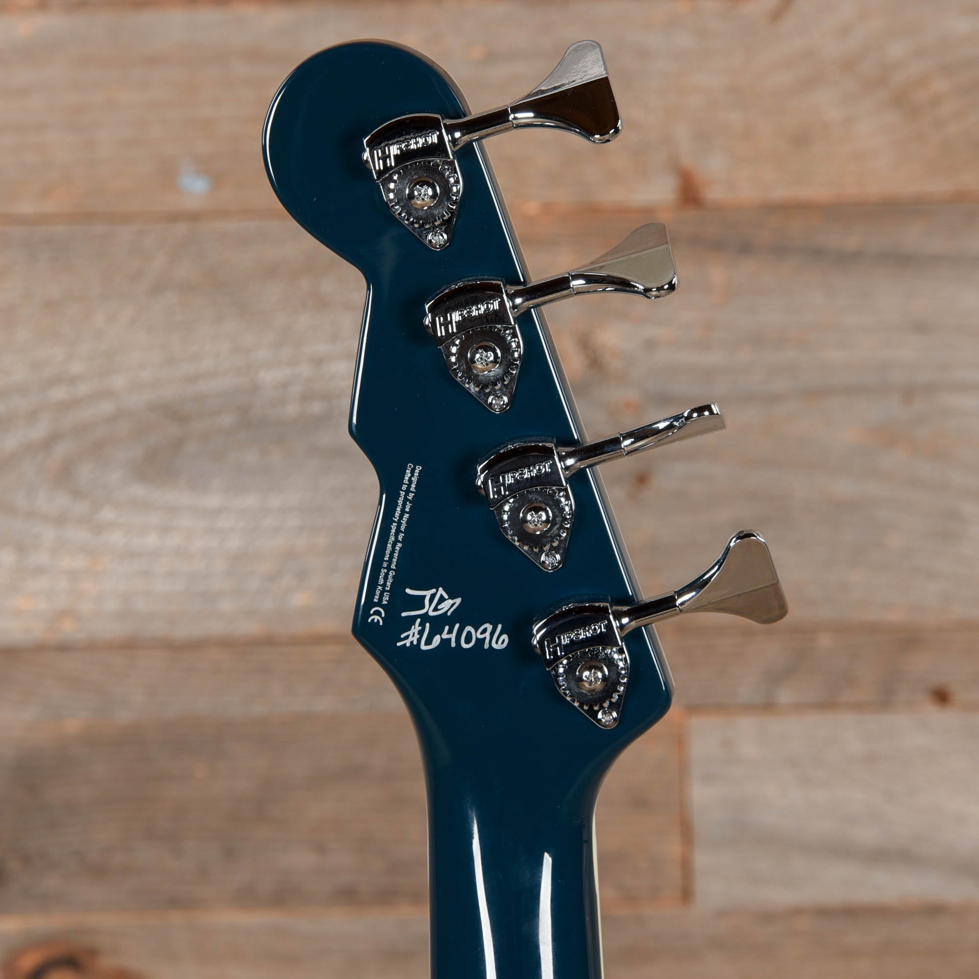 Reverend Sentinel Bass High Tide Blue Bass Guitars / 4-String
