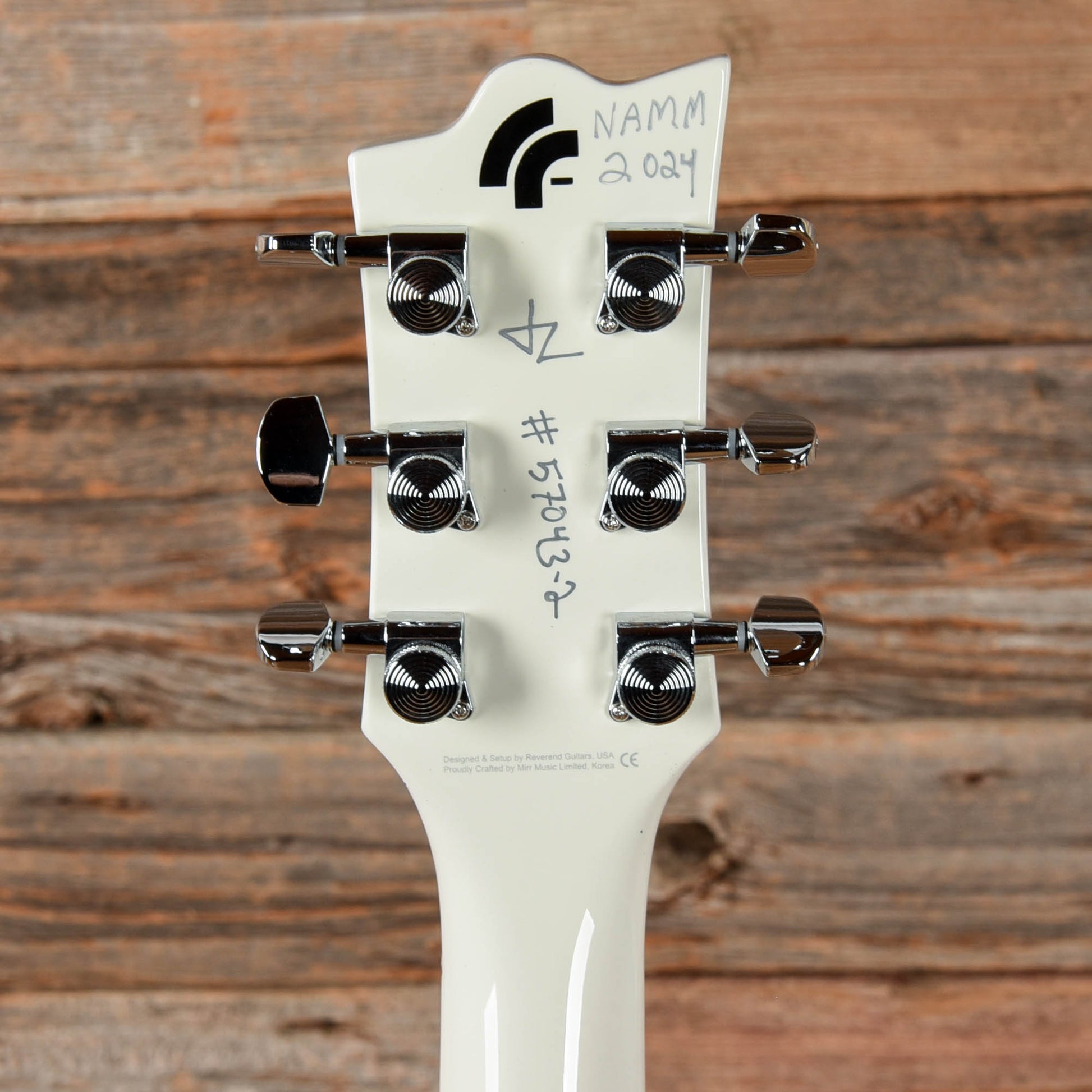 Reverend Robin Finck White Electric Guitars / Solid Body