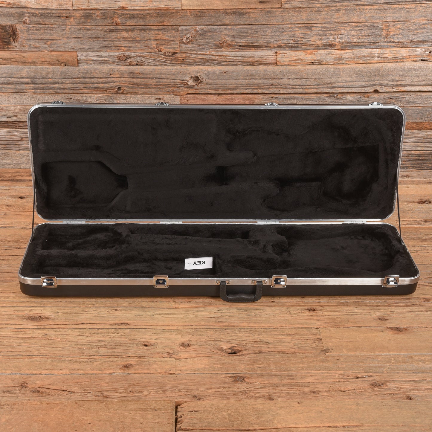 Rickenbacker Case for 4000 Series USED Accessories / Cases and Gig Bags / Bass Cases