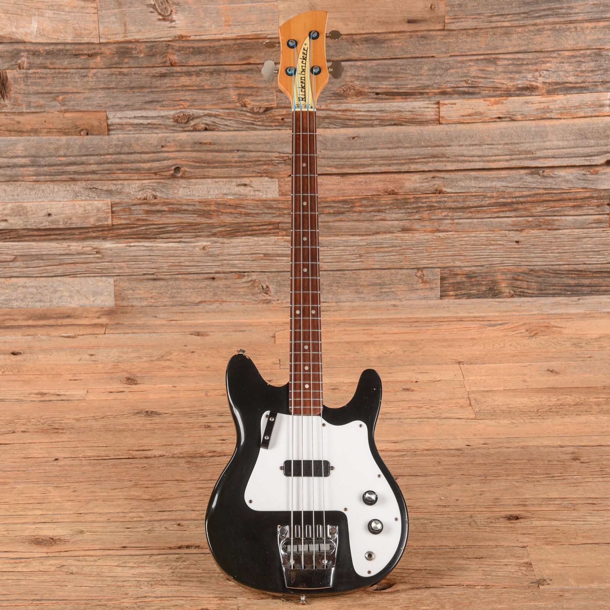Rickenbacker 3000 Jetglo 1976 Bass Guitars / 4-String