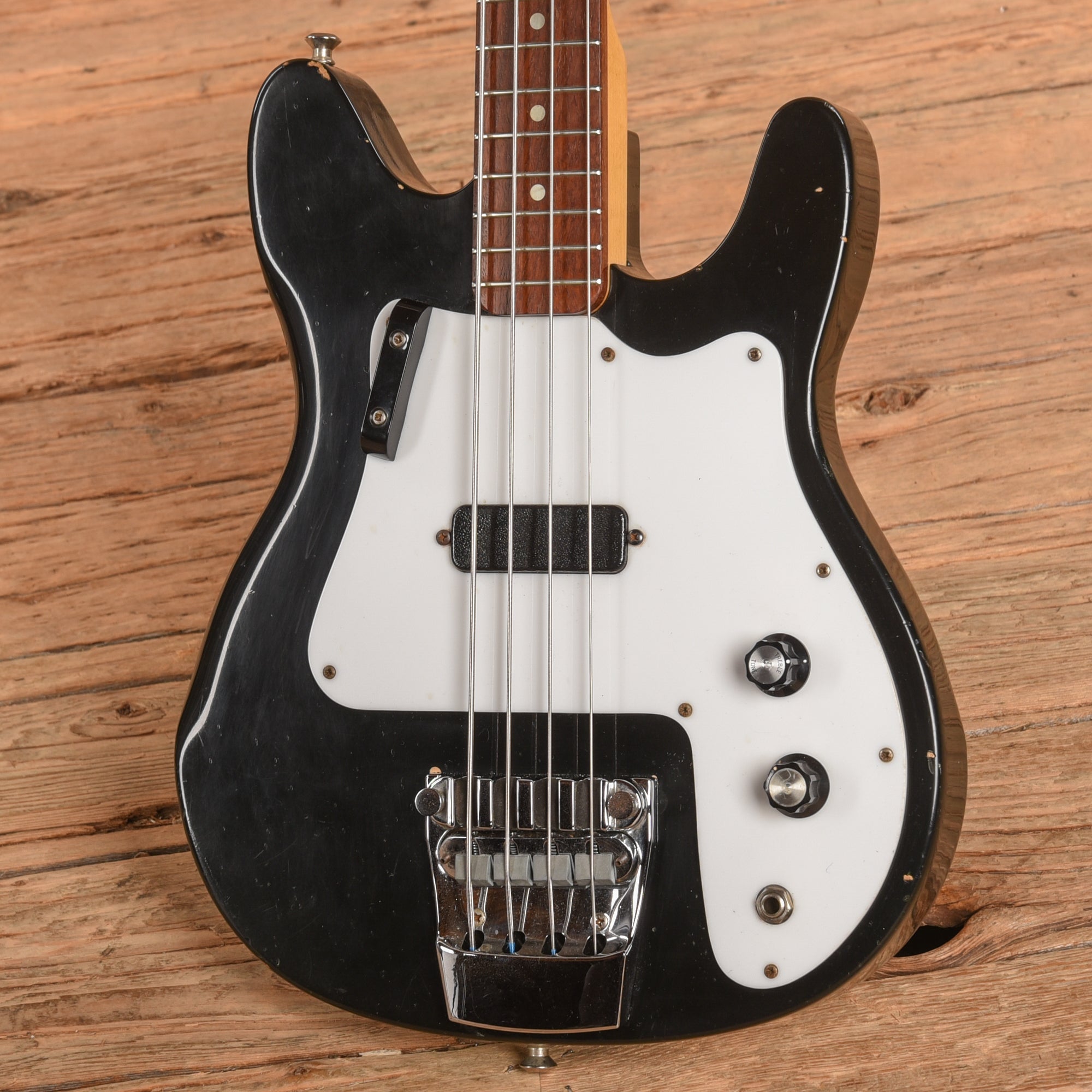 Rickenbacker 3000 Jetglo 1976 Bass Guitars / 4-String