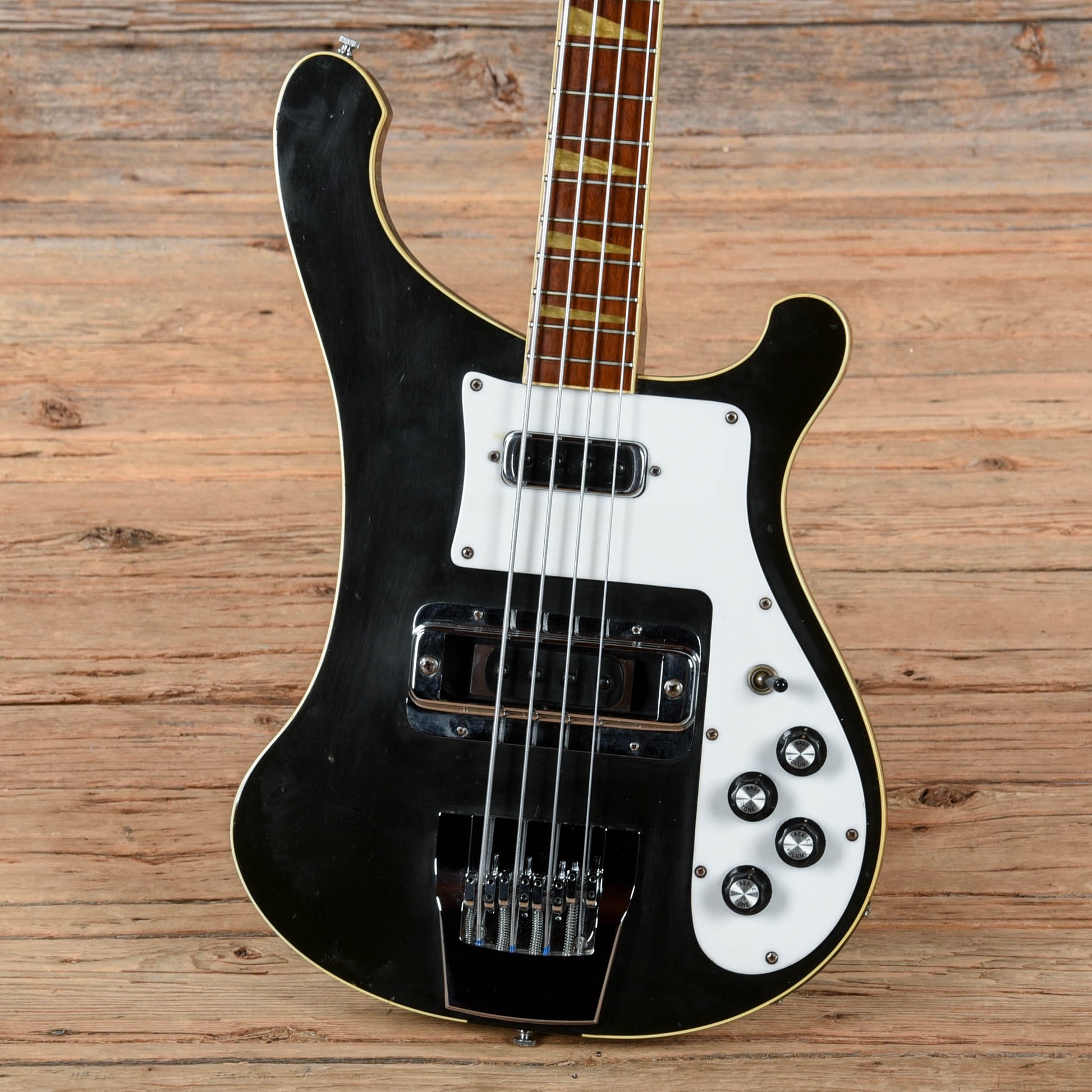 Rickenbacker 4001 Jetglo 1976 Bass Guitars / 4-String