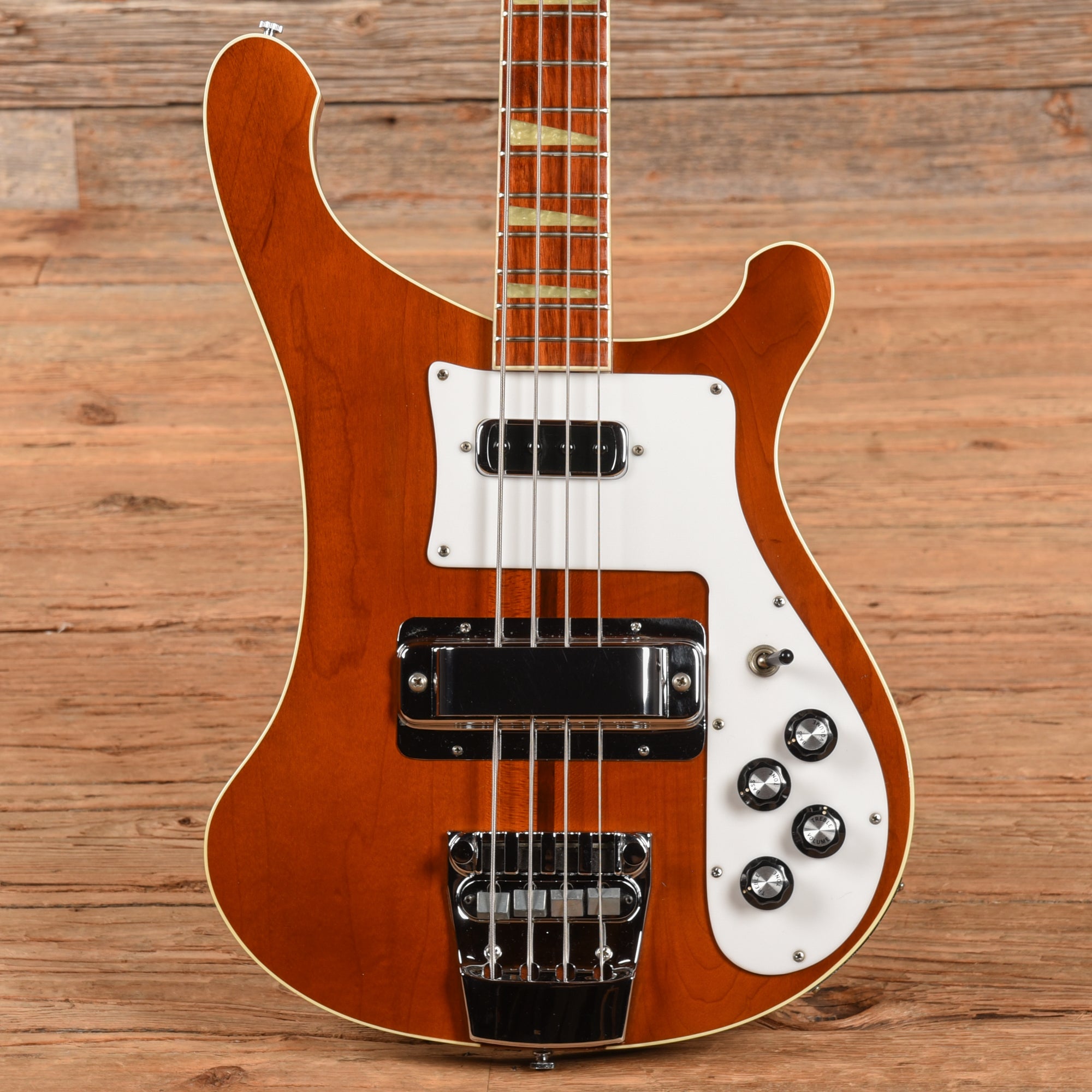 Rickenbacker 4001 Walnut 1975 Bass Guitars / 4-String