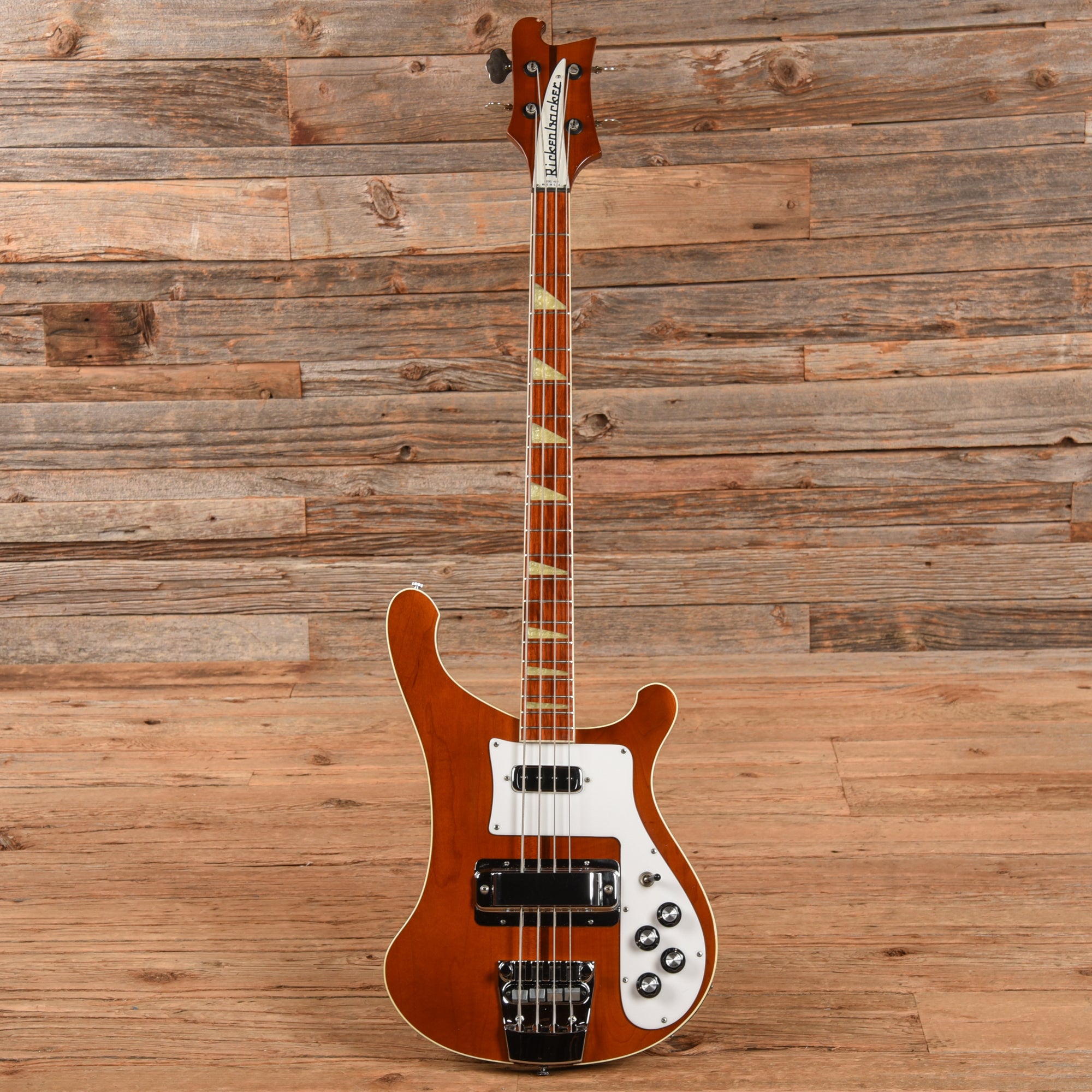 Rickenbacker 4001 Walnut 1975 Bass Guitars / 4-String