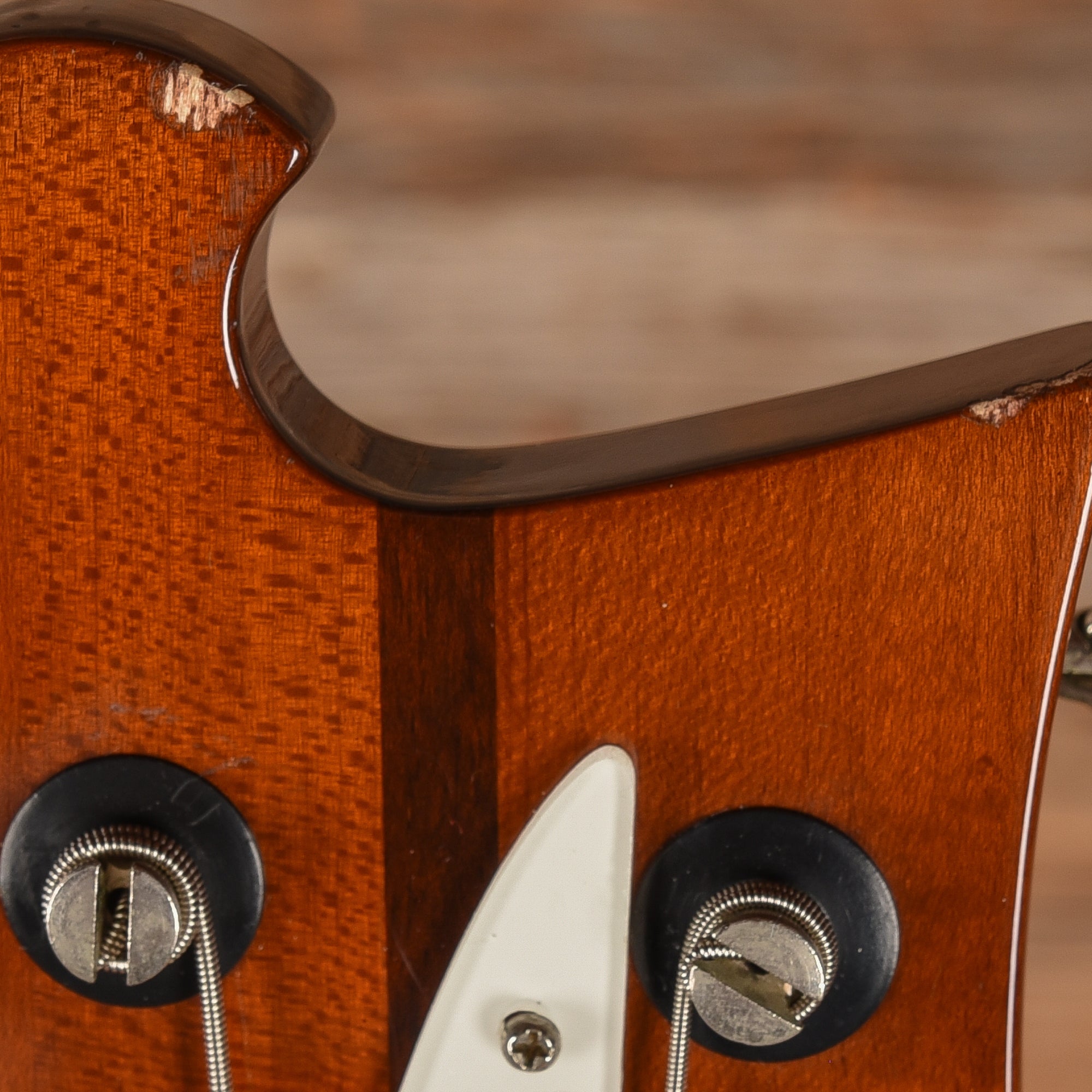 Rickenbacker 4001 Walnut 1975 Bass Guitars / 4-String