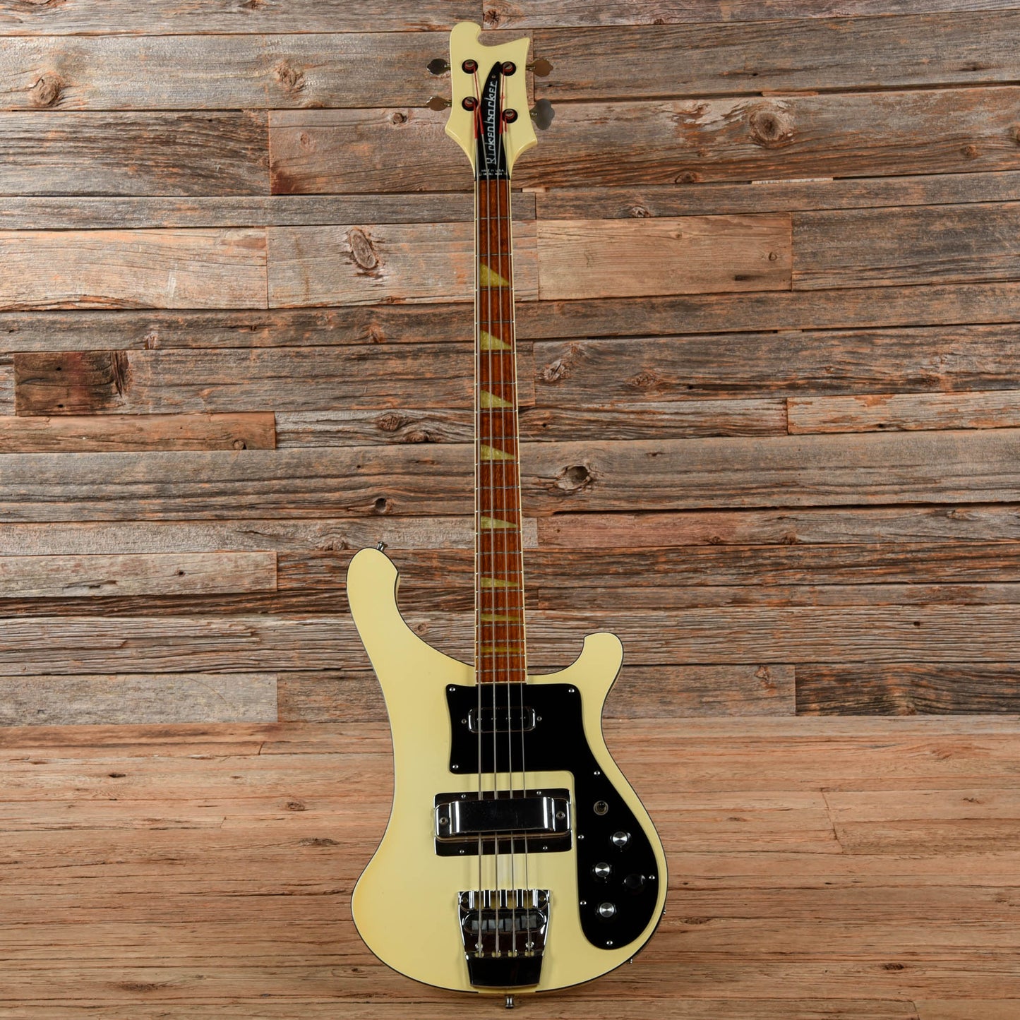 Rickenbacker 4001 White 1981 Bass Guitars / 4-String