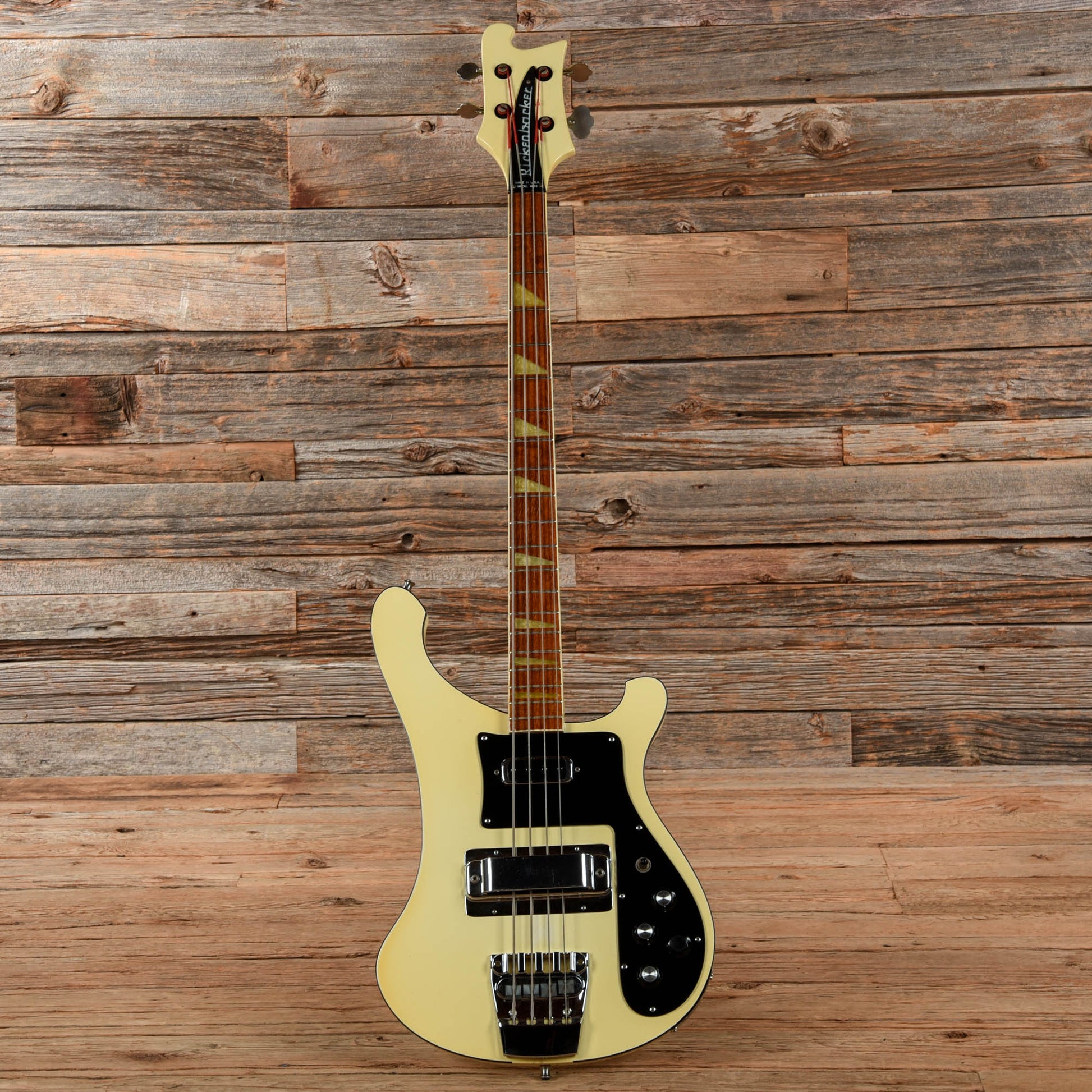 Rickenbacker 4001 White 1981 Bass Guitars / 4-String