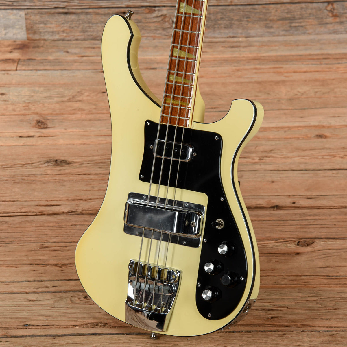 Rickenbacker 4001 White 1981 – Chicago Music Exchange