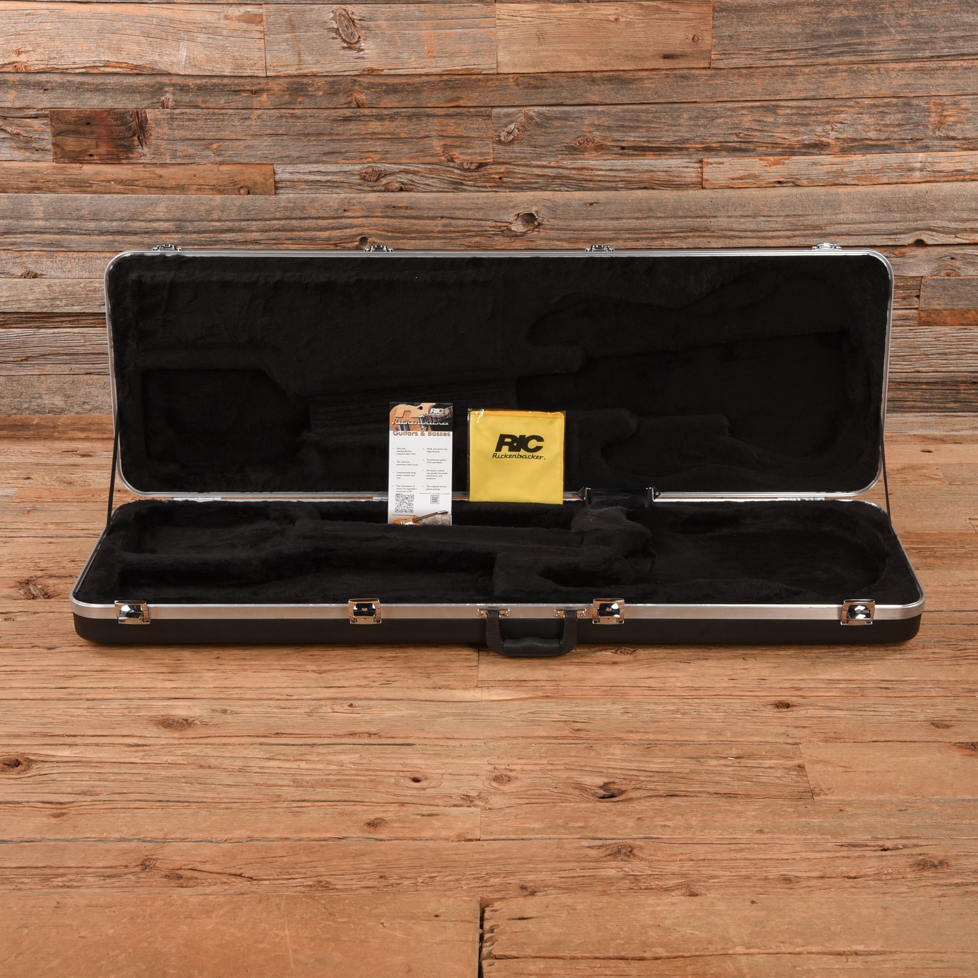 Rickenbacker 4003 Matte Black 2023 – Chicago Music Exchange