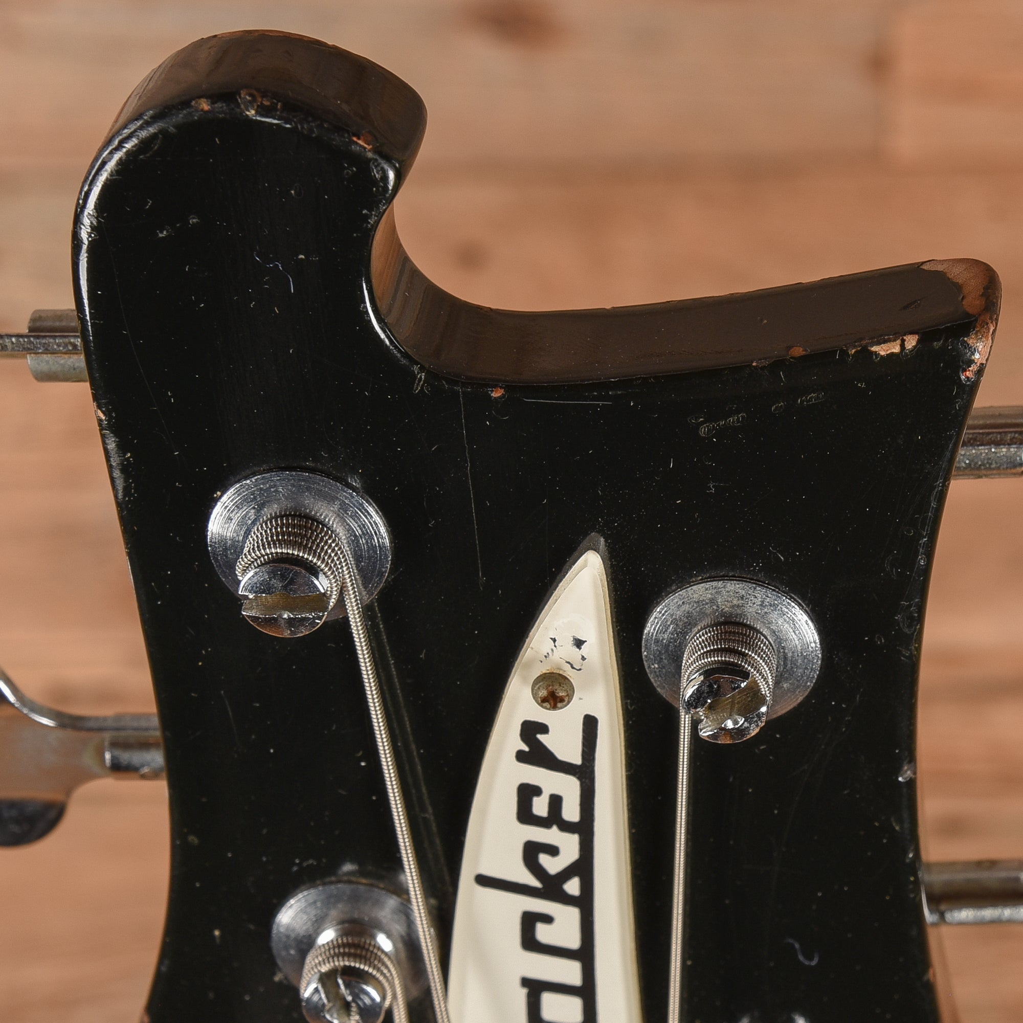 Rickenbacker 4001 Jetglo 1973 – Chicago Music Exchange
