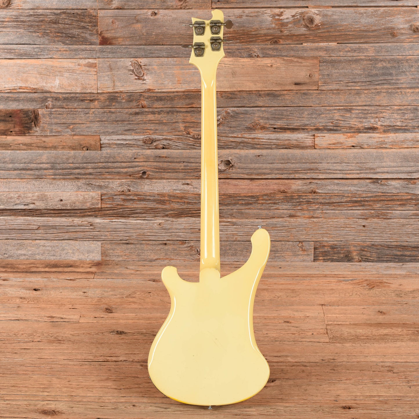 Rickenbacker 4001 White 1977 Bass Guitars