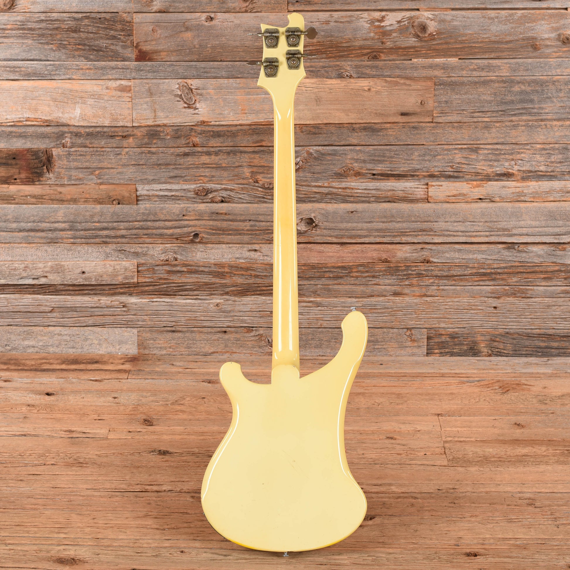 Rickenbacker 4001 White 1977 Bass Guitars