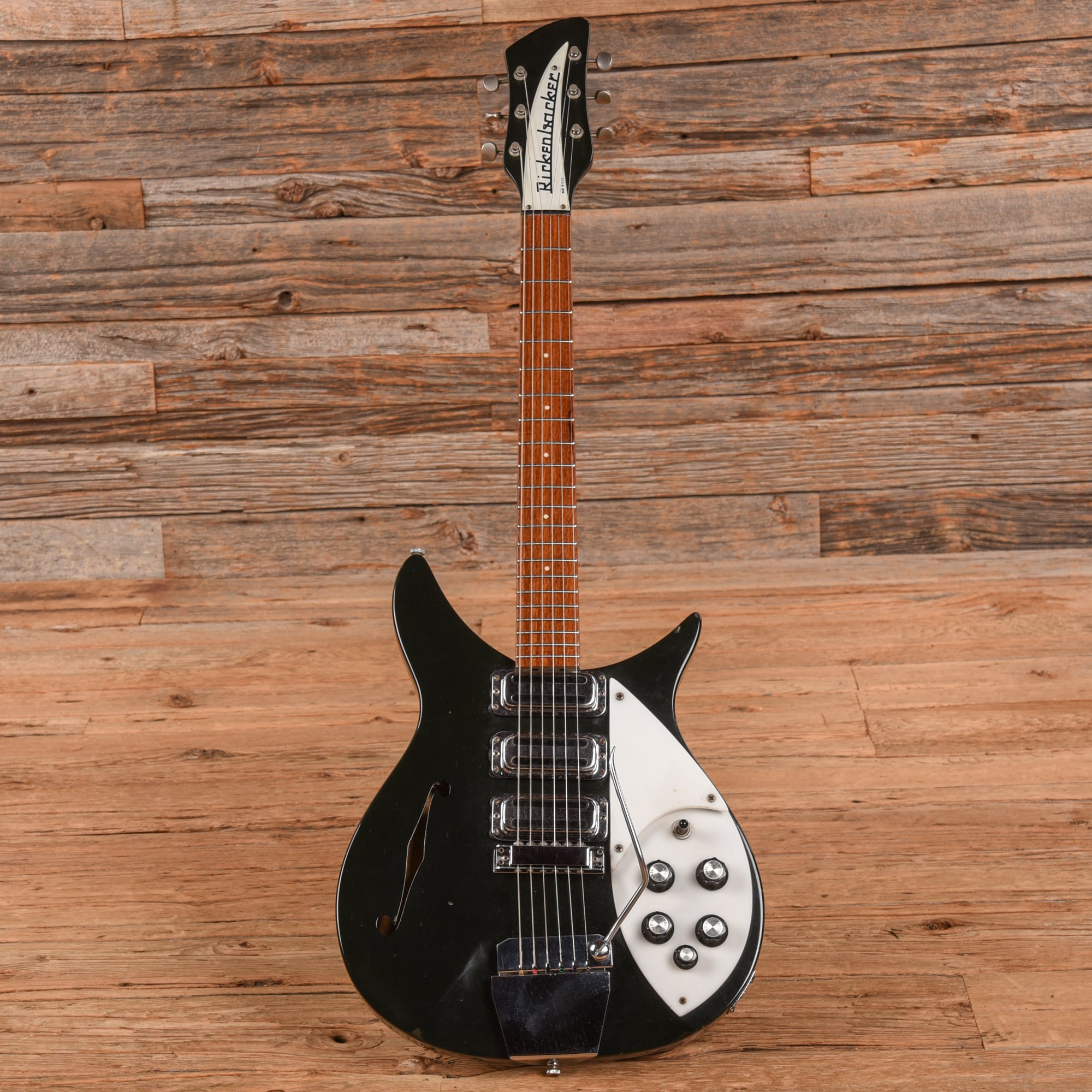 Rickenbacker 325A Jetglo 1967 Electric Guitars / Semi-Hollow