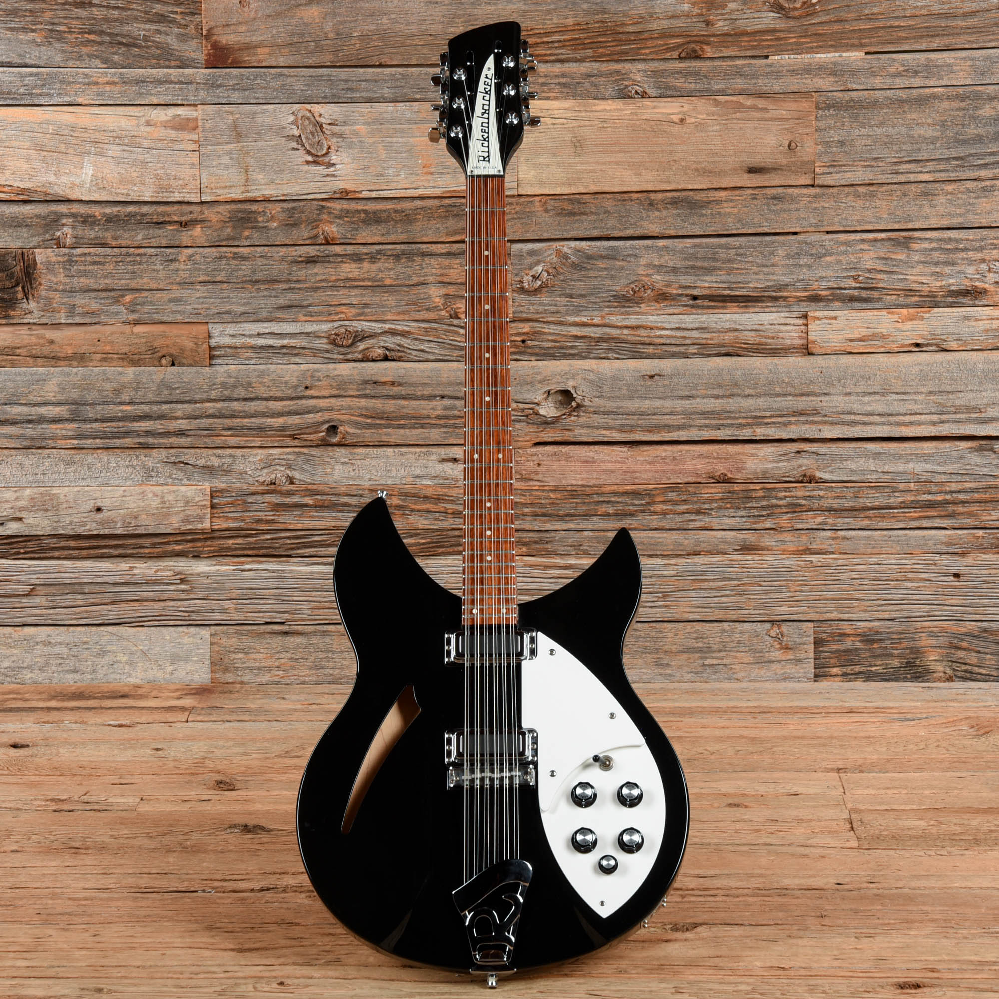 Rickenbacker 330/12 Jetglo 2004 Electric Guitars / Semi-Hollow