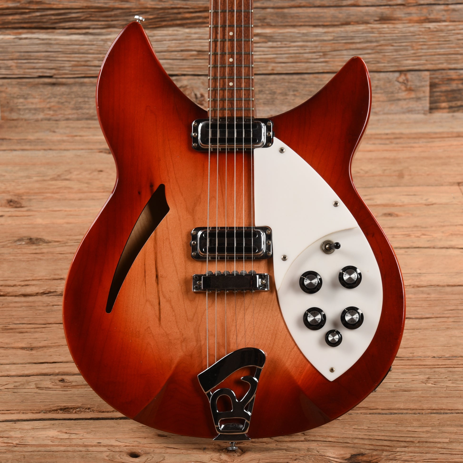 Rickenbacker 330 Fireglo 1966 Electric Guitars / Semi-Hollow