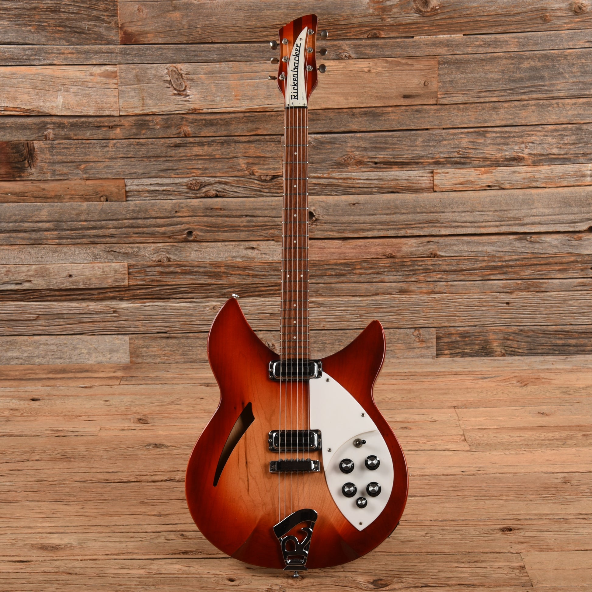 Rickenbacker 330 Fireglo 1966 Electric Guitars / Semi-Hollow
