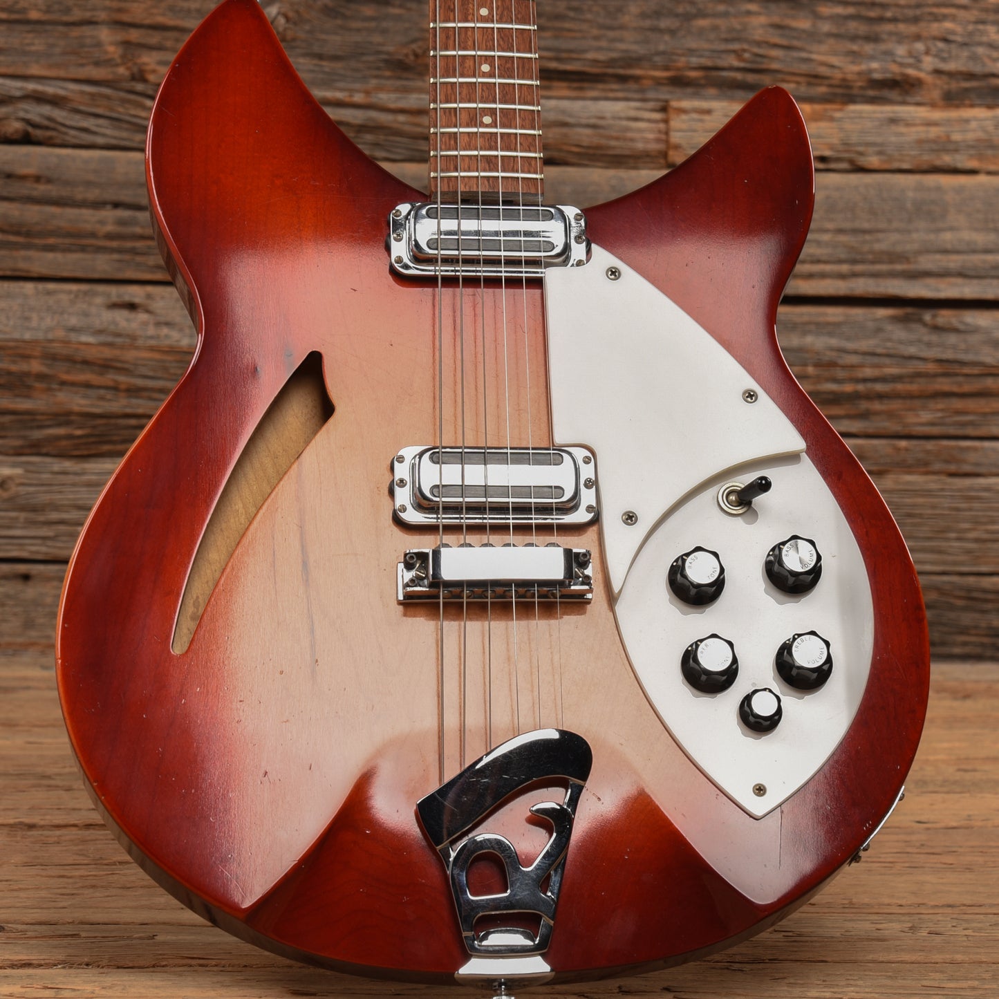 Rickenbacker 330 Fireglo 1966 Electric Guitars / Semi-Hollow
