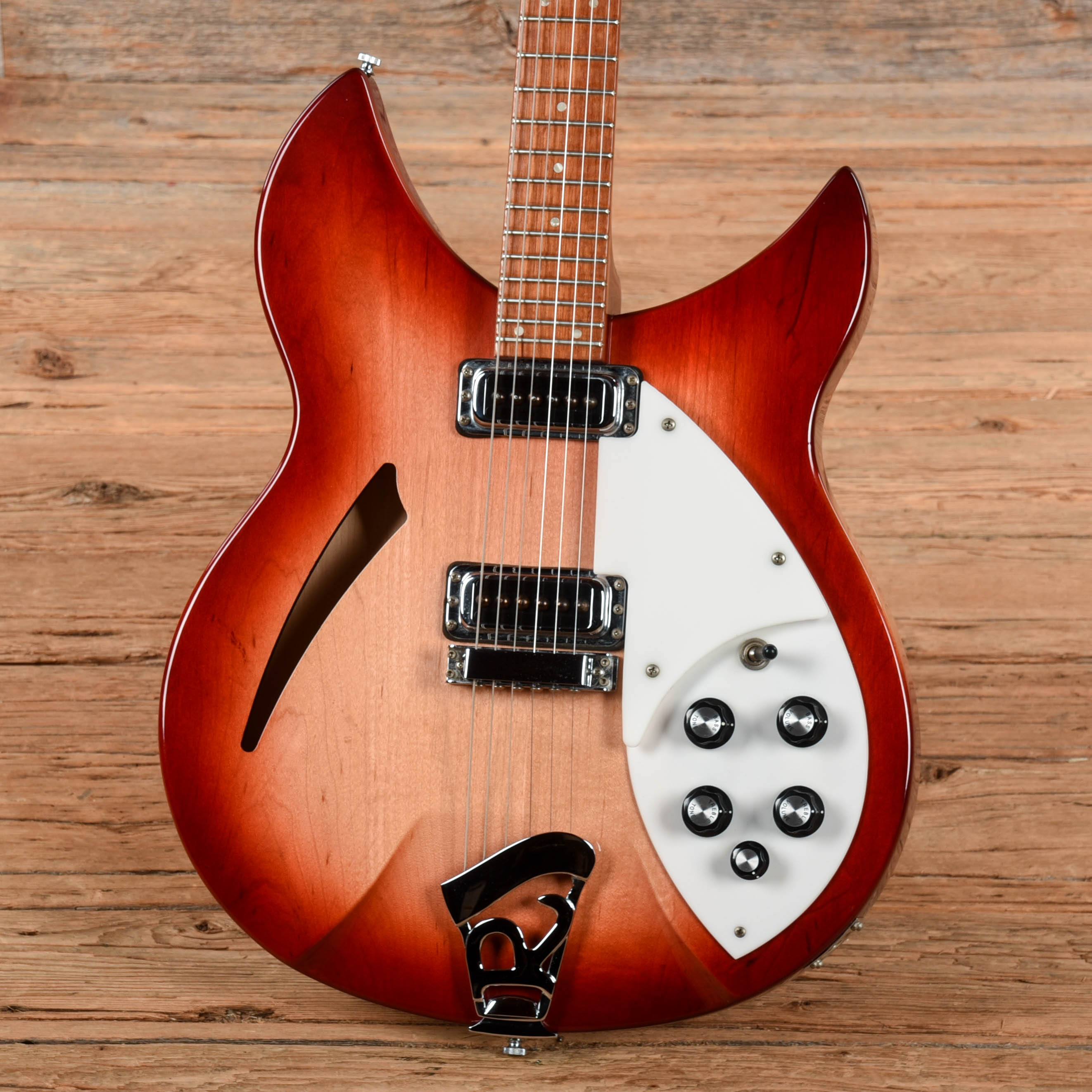 Rickenbacker 330 Fireglo 1996 Electric Guitars / Semi-Hollow