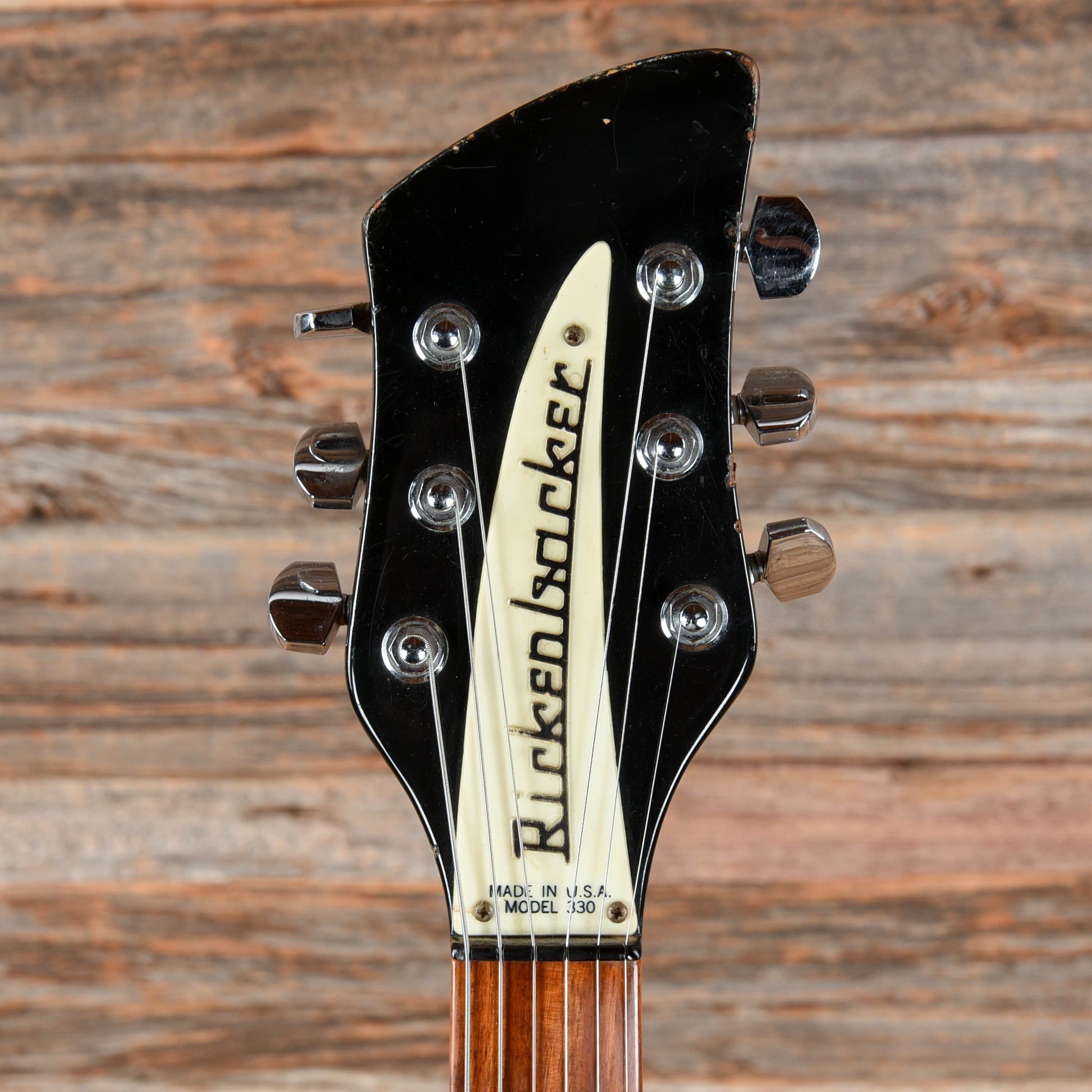 Rickenbacker 330 Jetglo 1985 Electric Guitars / Semi-Hollow