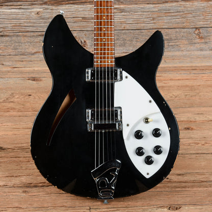Rickenbacker 330 Jetglo 1985 Electric Guitars / Semi-Hollow