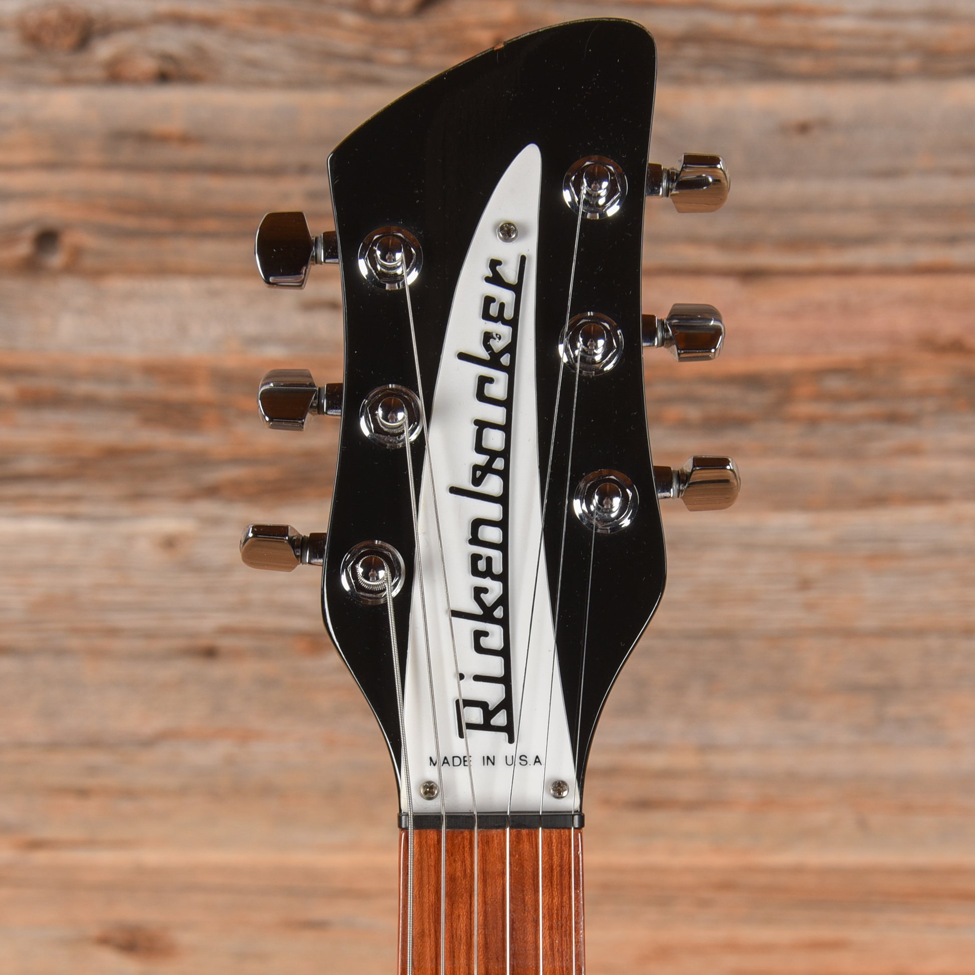 Rickenbacker 330 Jetglo 2008 Electric Guitars / Semi-Hollow