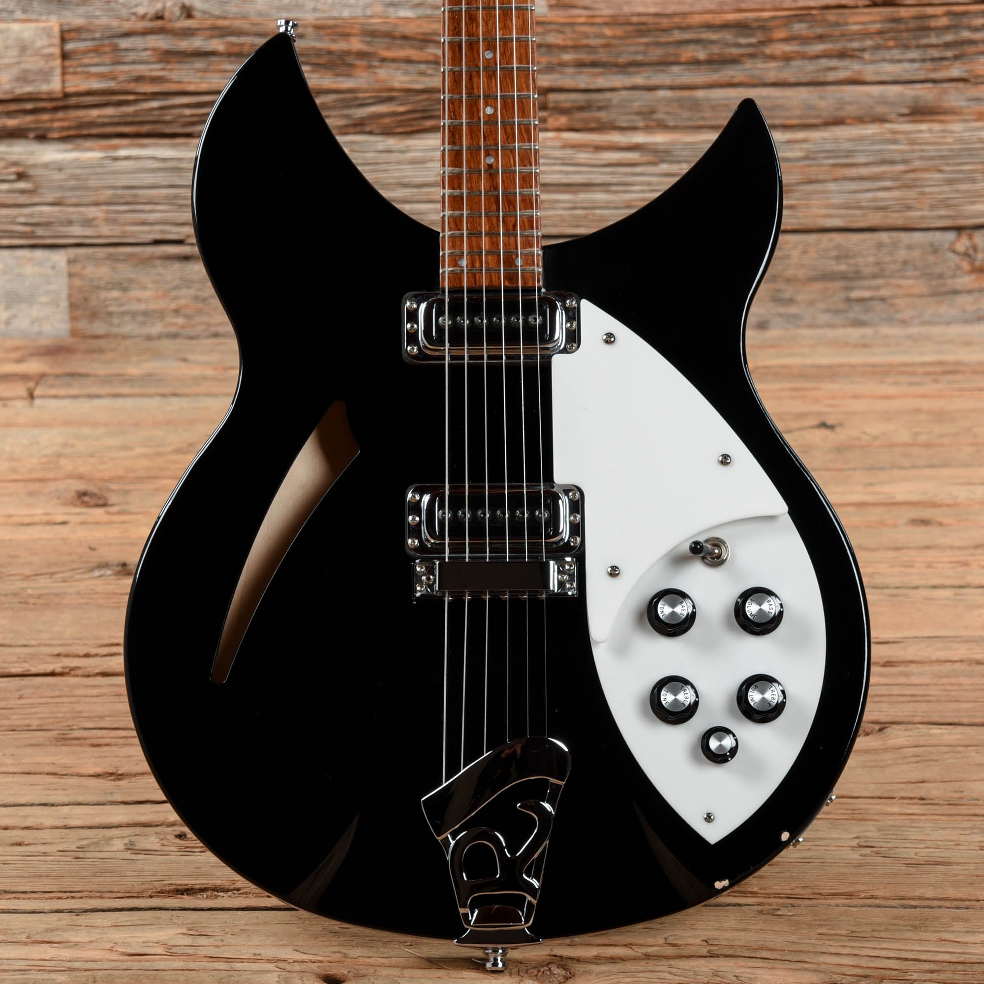 Rickenbacker 330 JetGlo 2015 Electric Guitars / Semi-Hollow