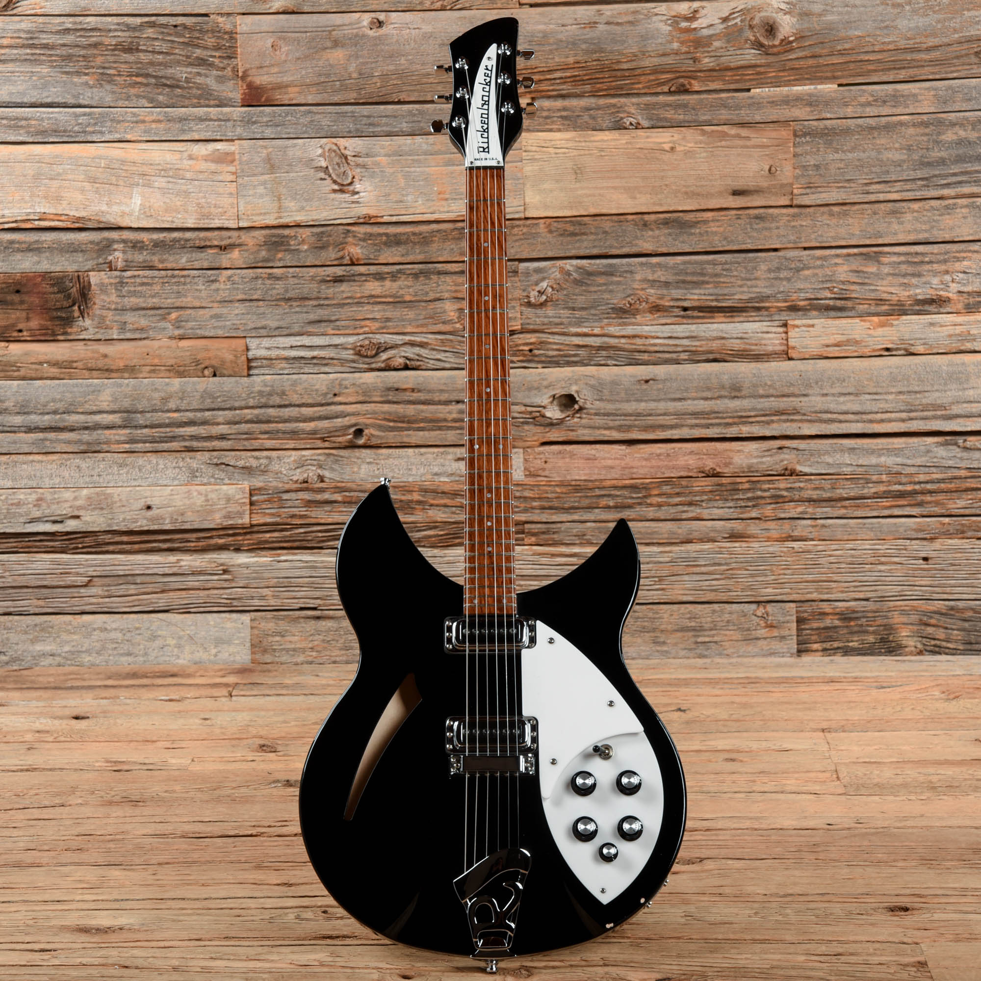 Rickenbacker 330 JetGlo 2015 Electric Guitars / Semi-Hollow