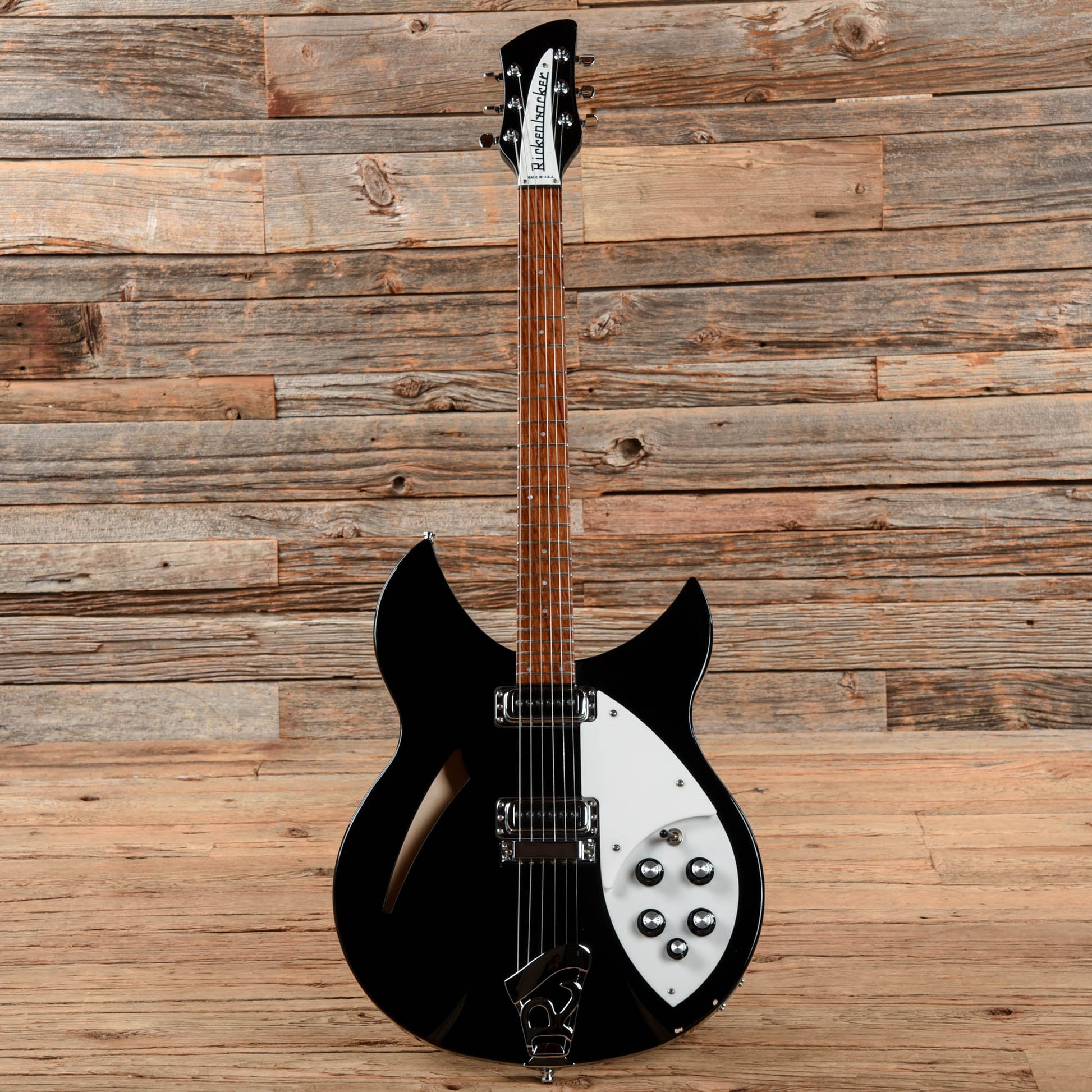 Rickenbacker 330 JetGlo 2015 Electric Guitars / Semi-Hollow